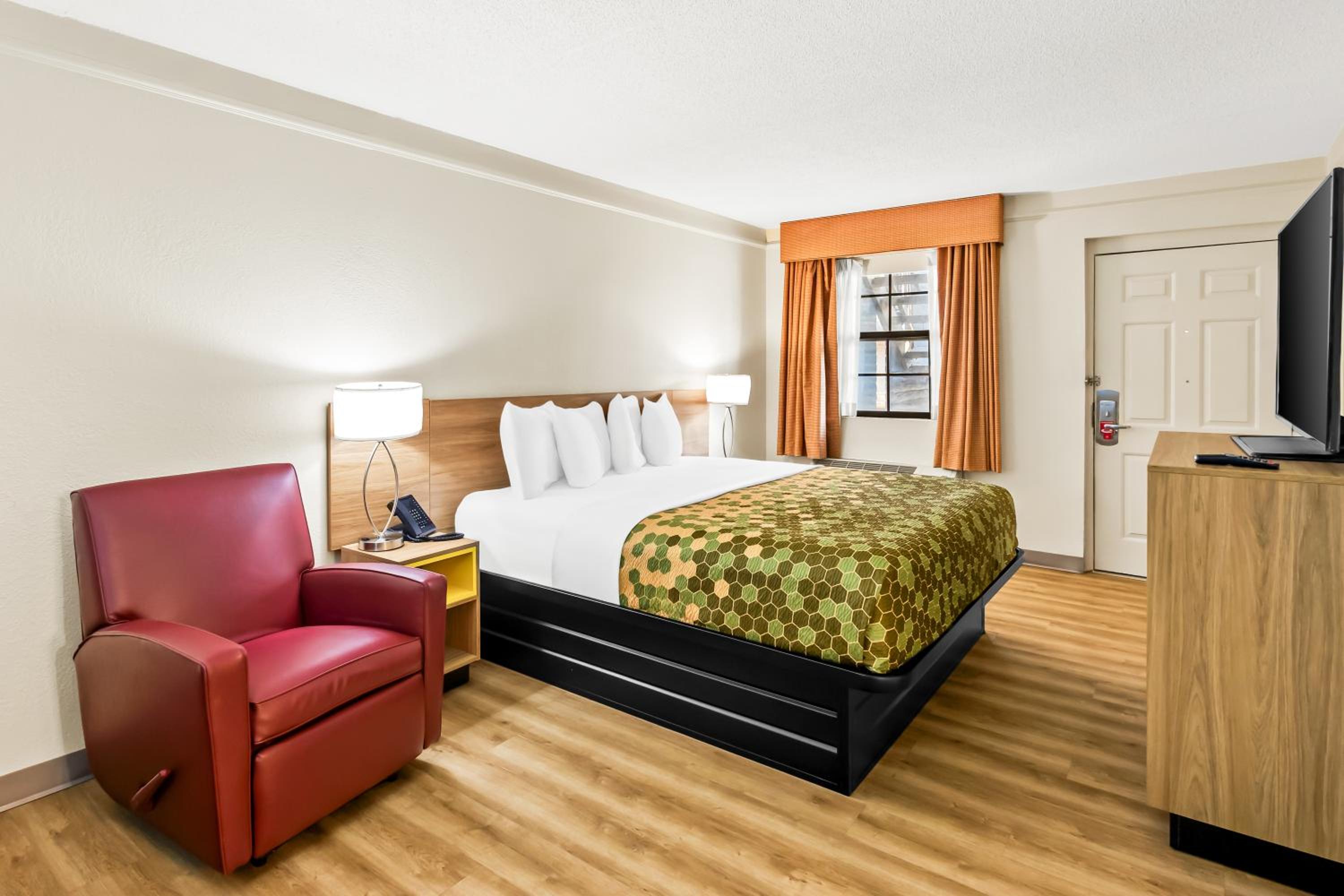 King Room - Disability Access/Non Smoking  - Photo 2