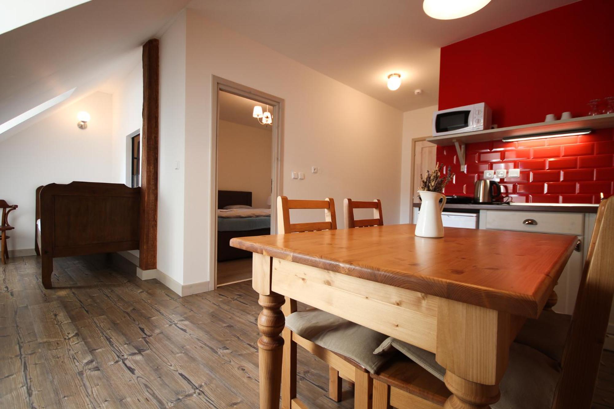 One-Bedroom Apartment - Photo 5