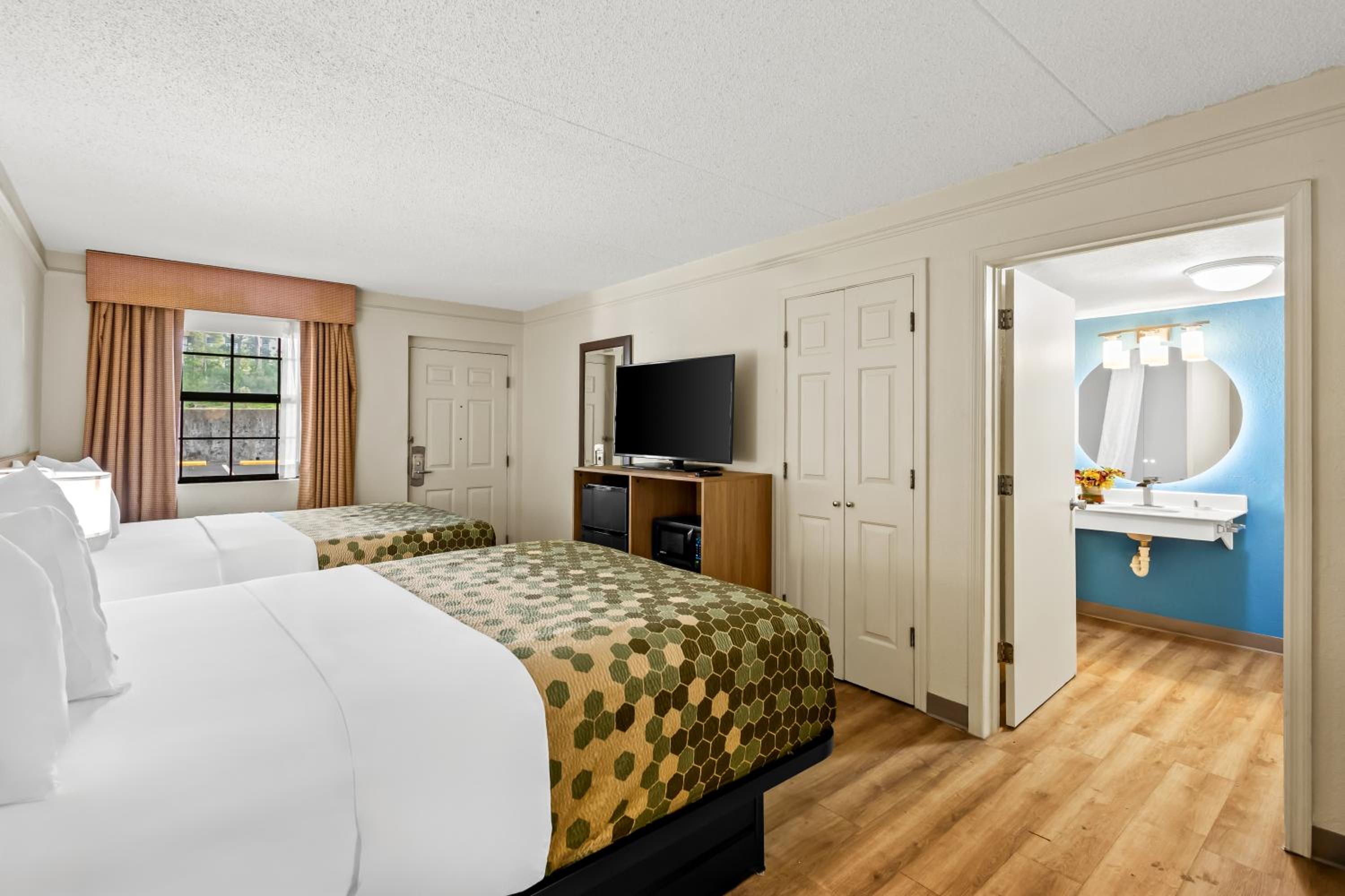 Queen Room - Disability Access/Non Smoking - Photo 3