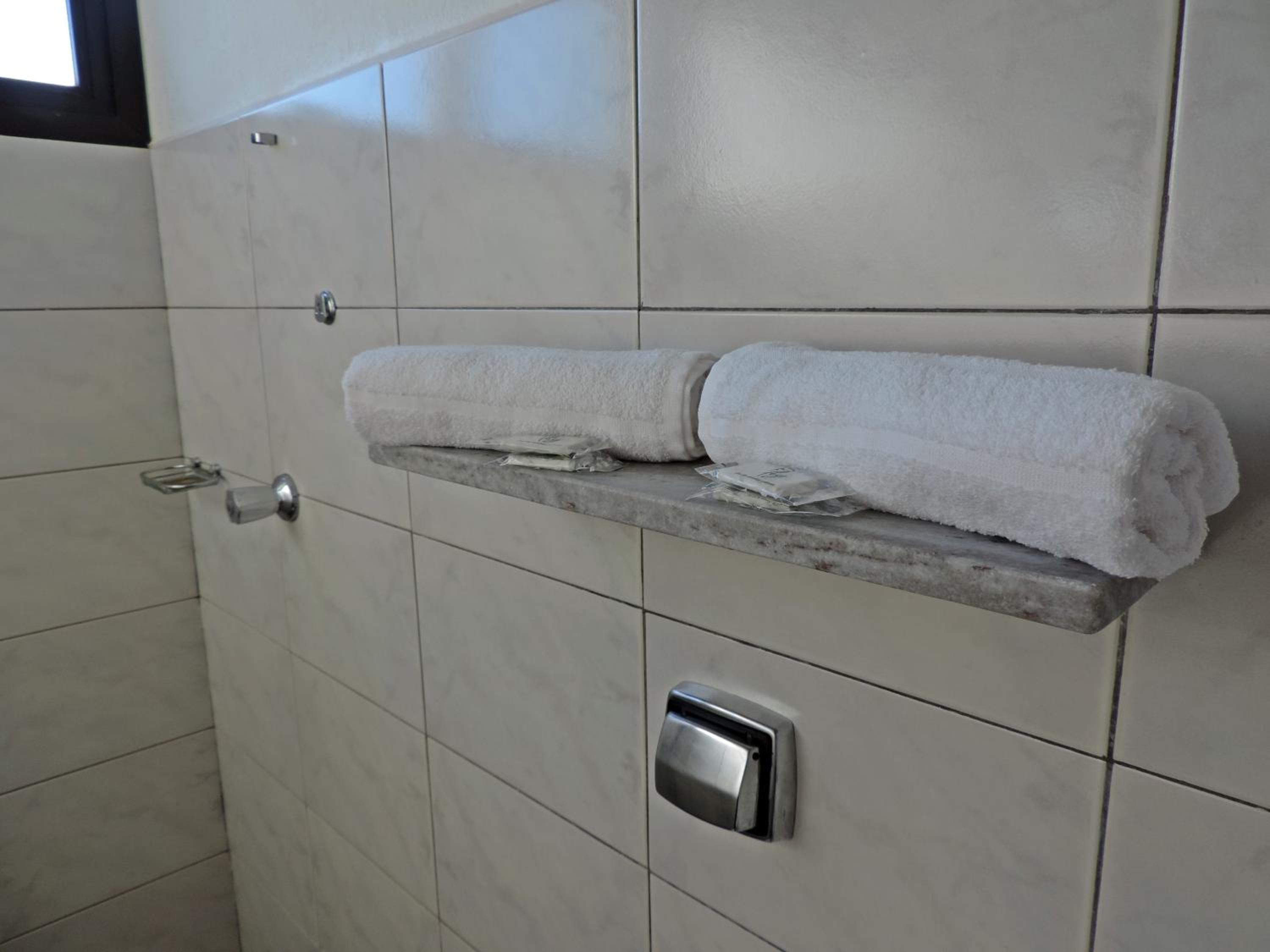 Deluxe Room (2 Adults + 1 Child)