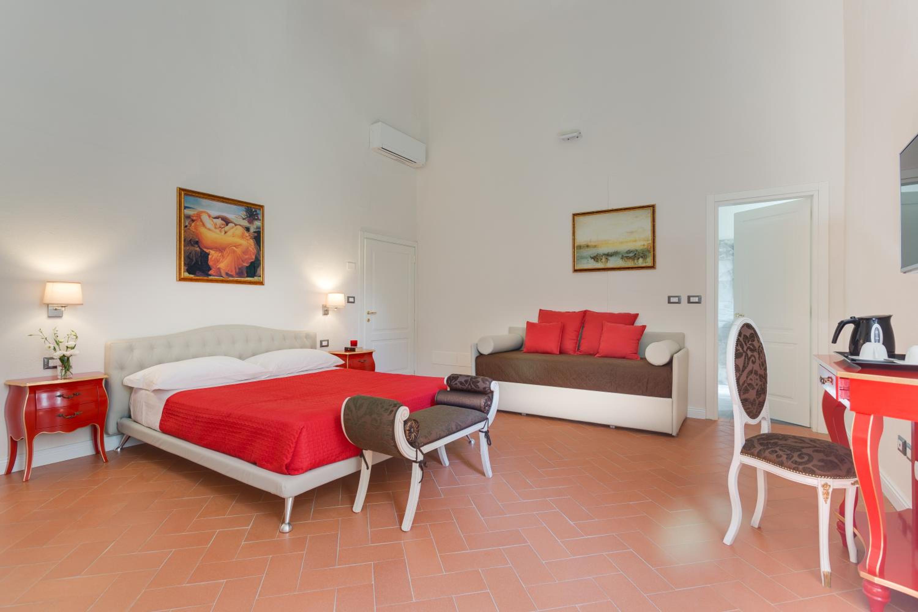 Superior Triple Room (Raffaello) photo 3