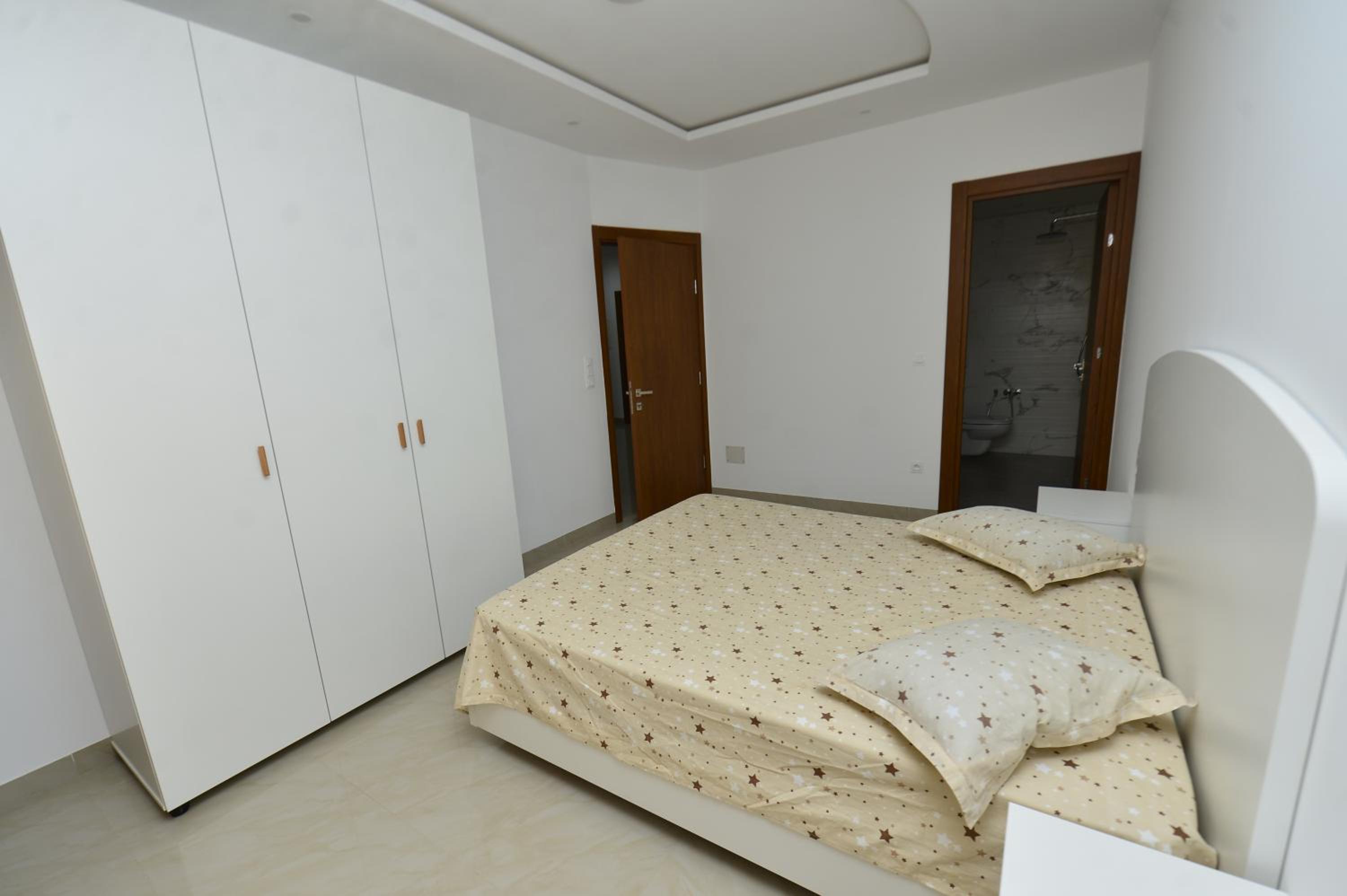Family Two-Bedroom Apartment with View photo 3