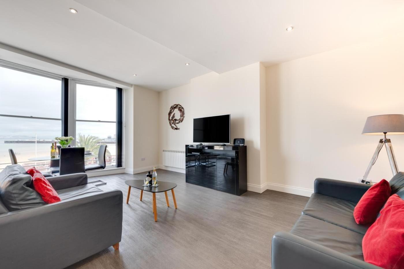 Apartment photo 2