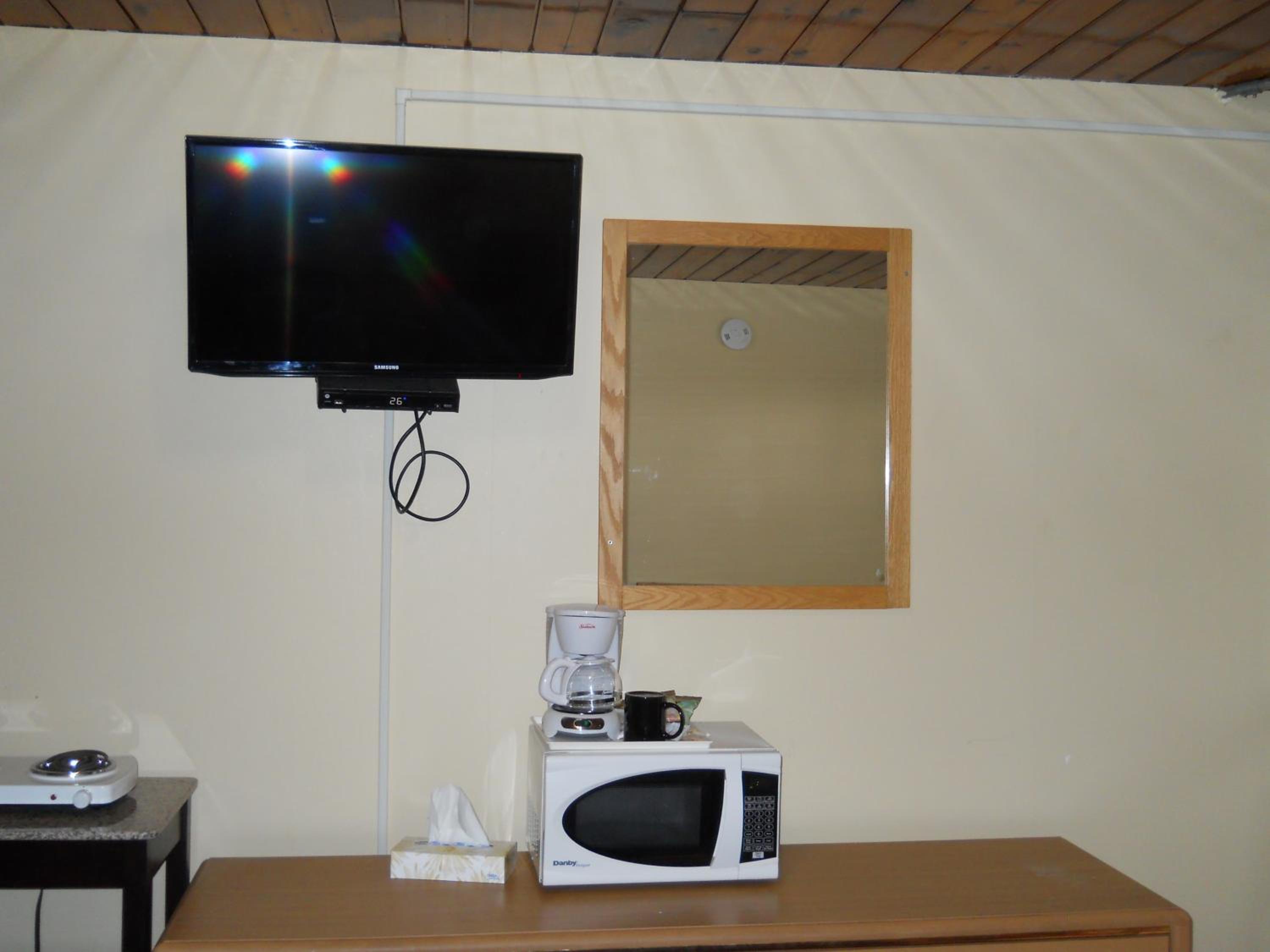 Queen Suite - Photo 10