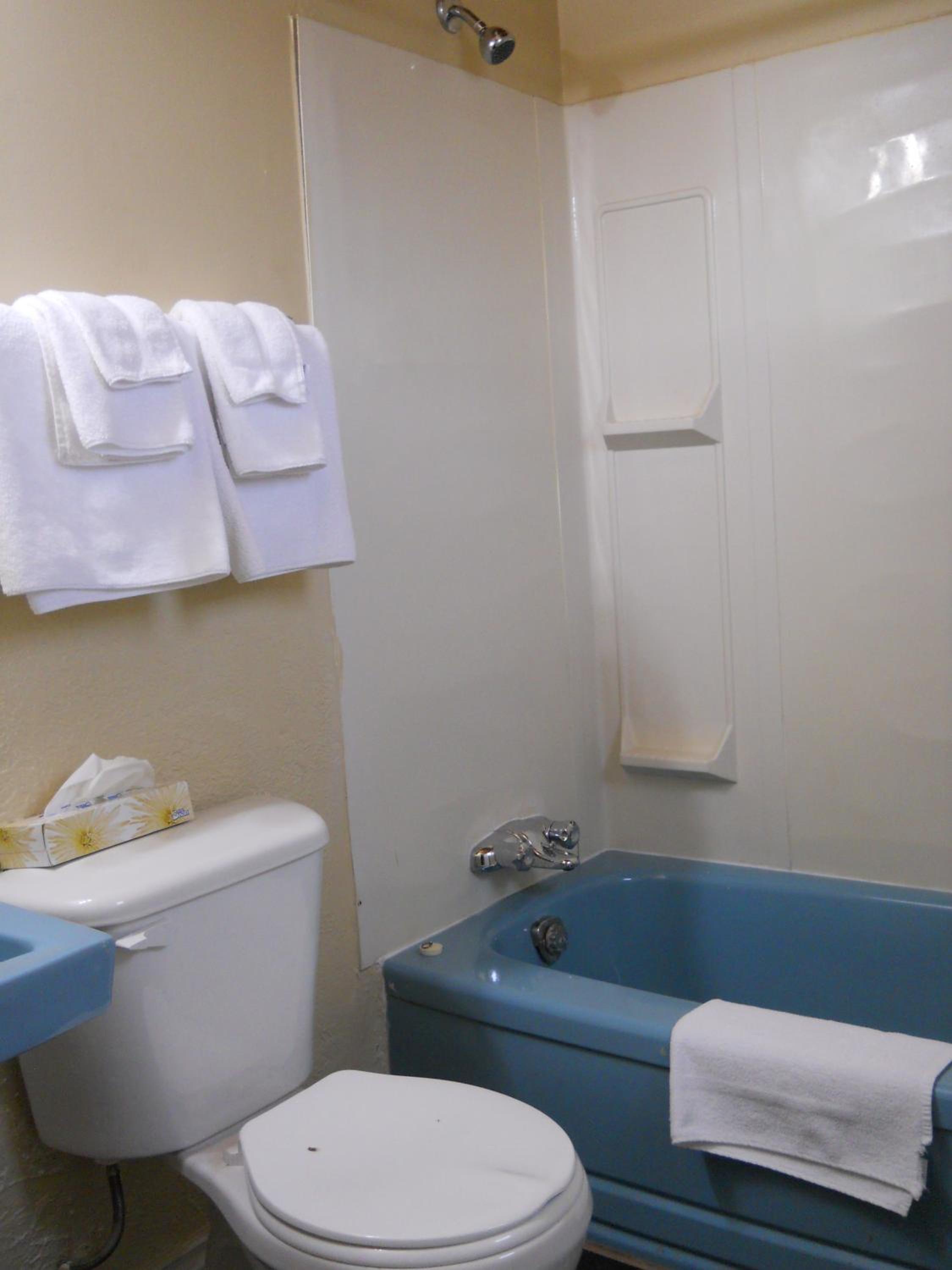 Queen Suite - Photo 6