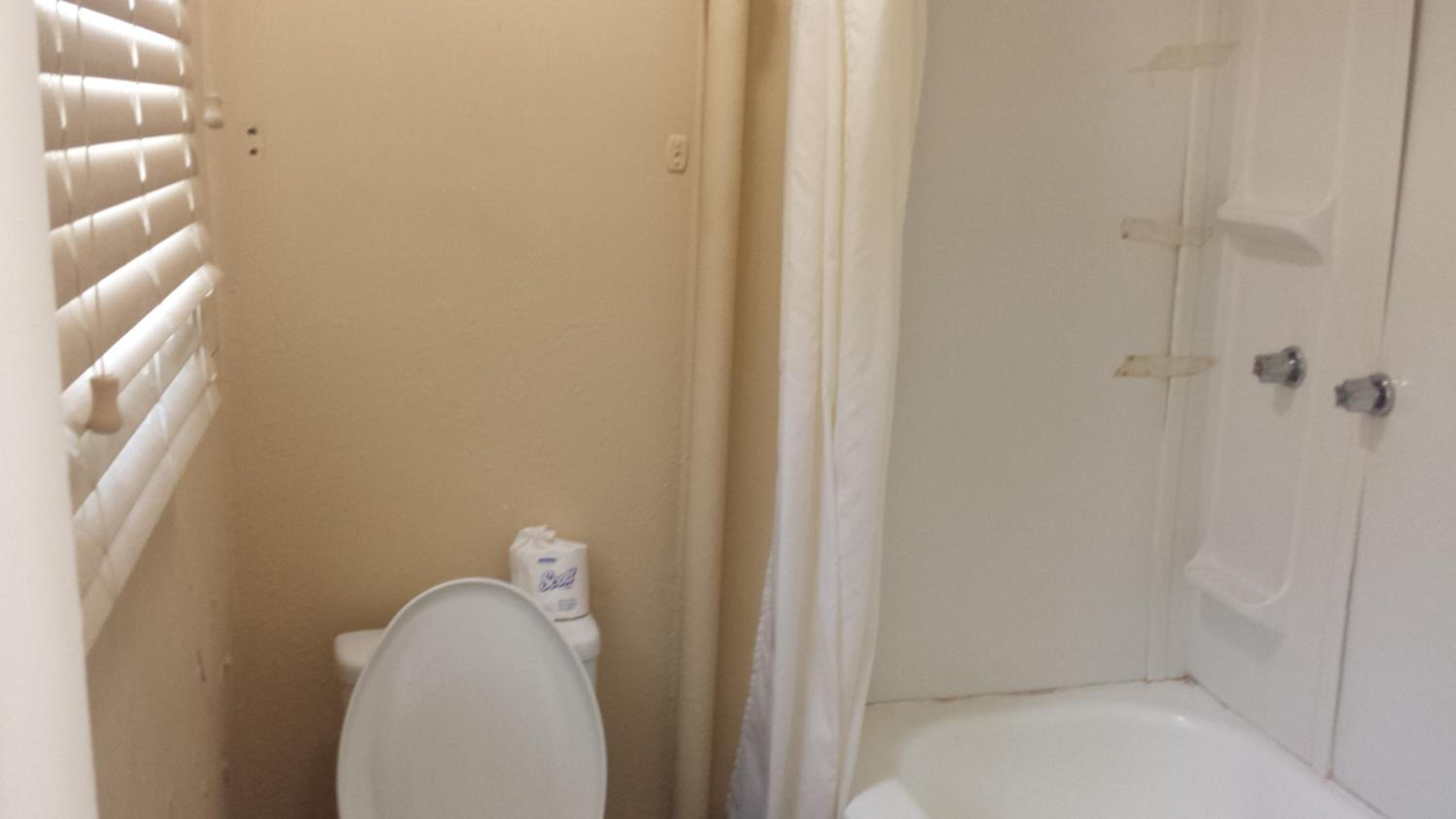 Queen Suite - Photo 7