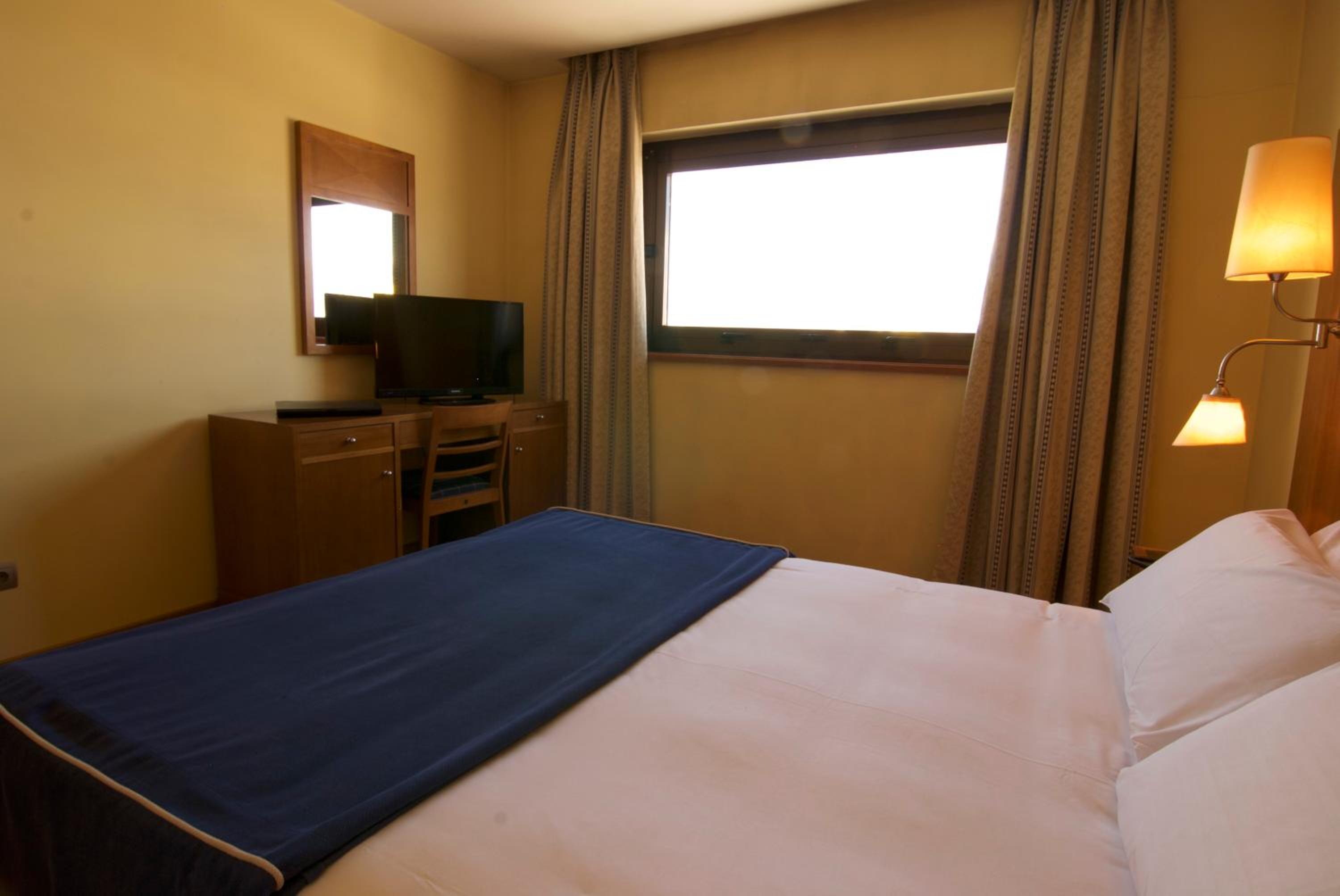 Superior Double or Twin Room - Photo 8