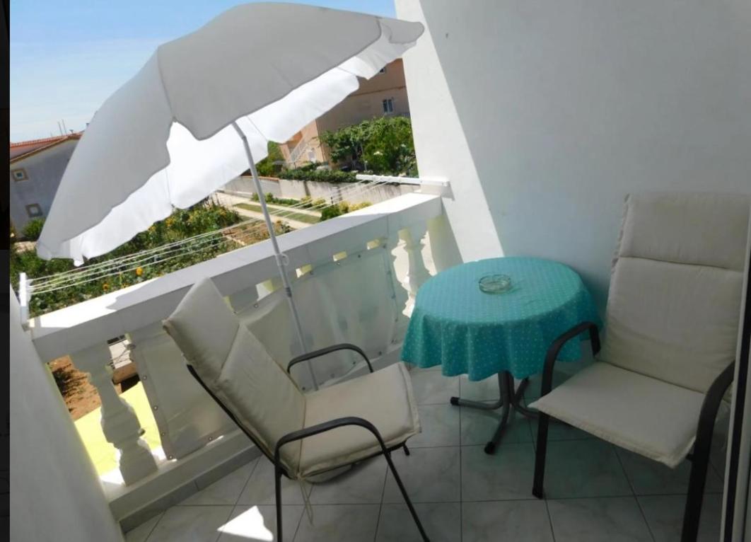 Studio with Balcony photo 1