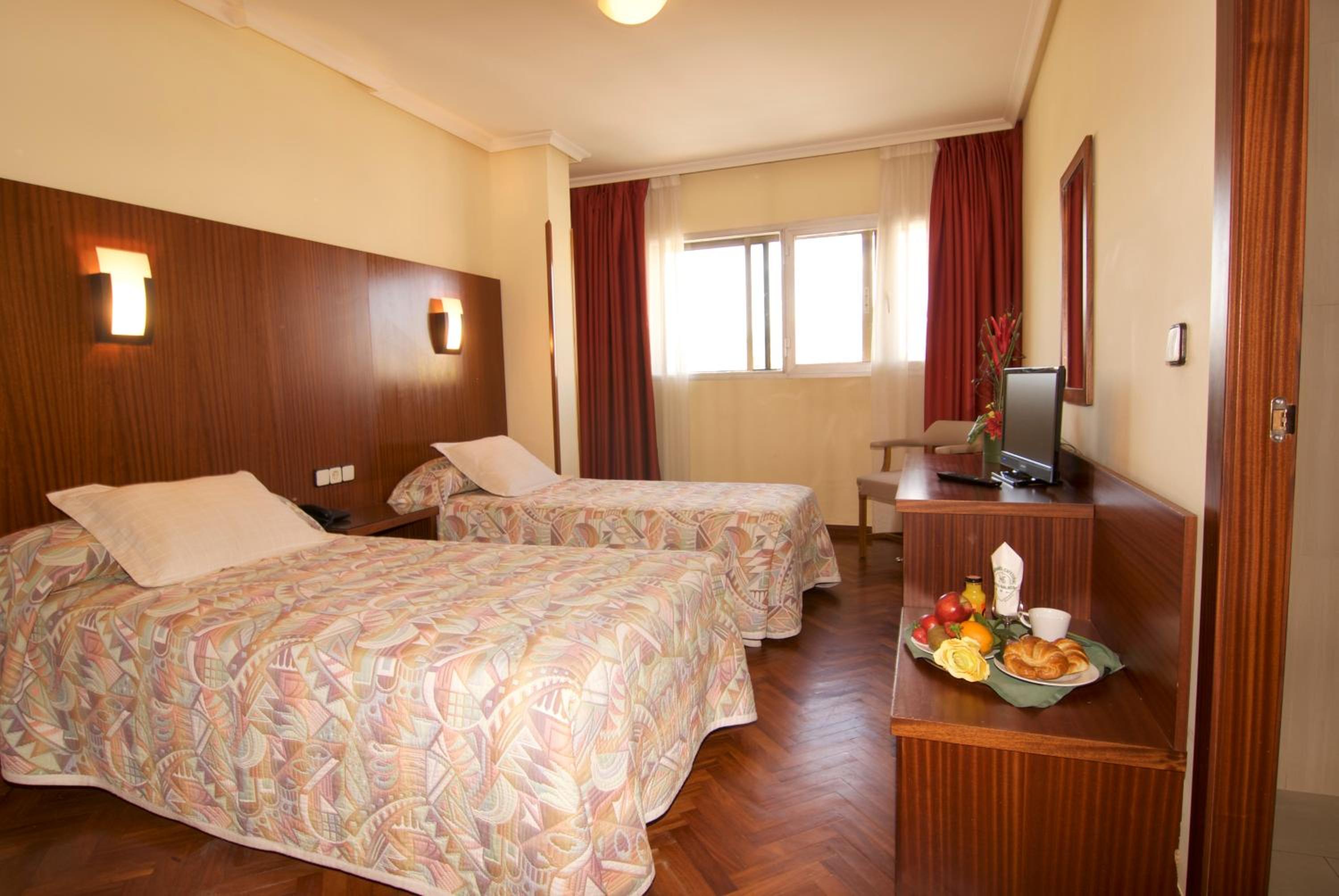 Standard Double or Twin Room - Photo 4