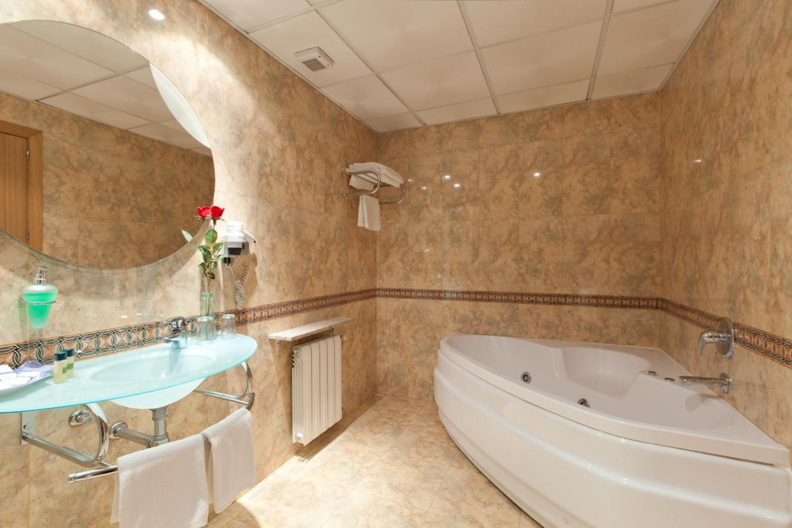Superior Suite - Photo 4