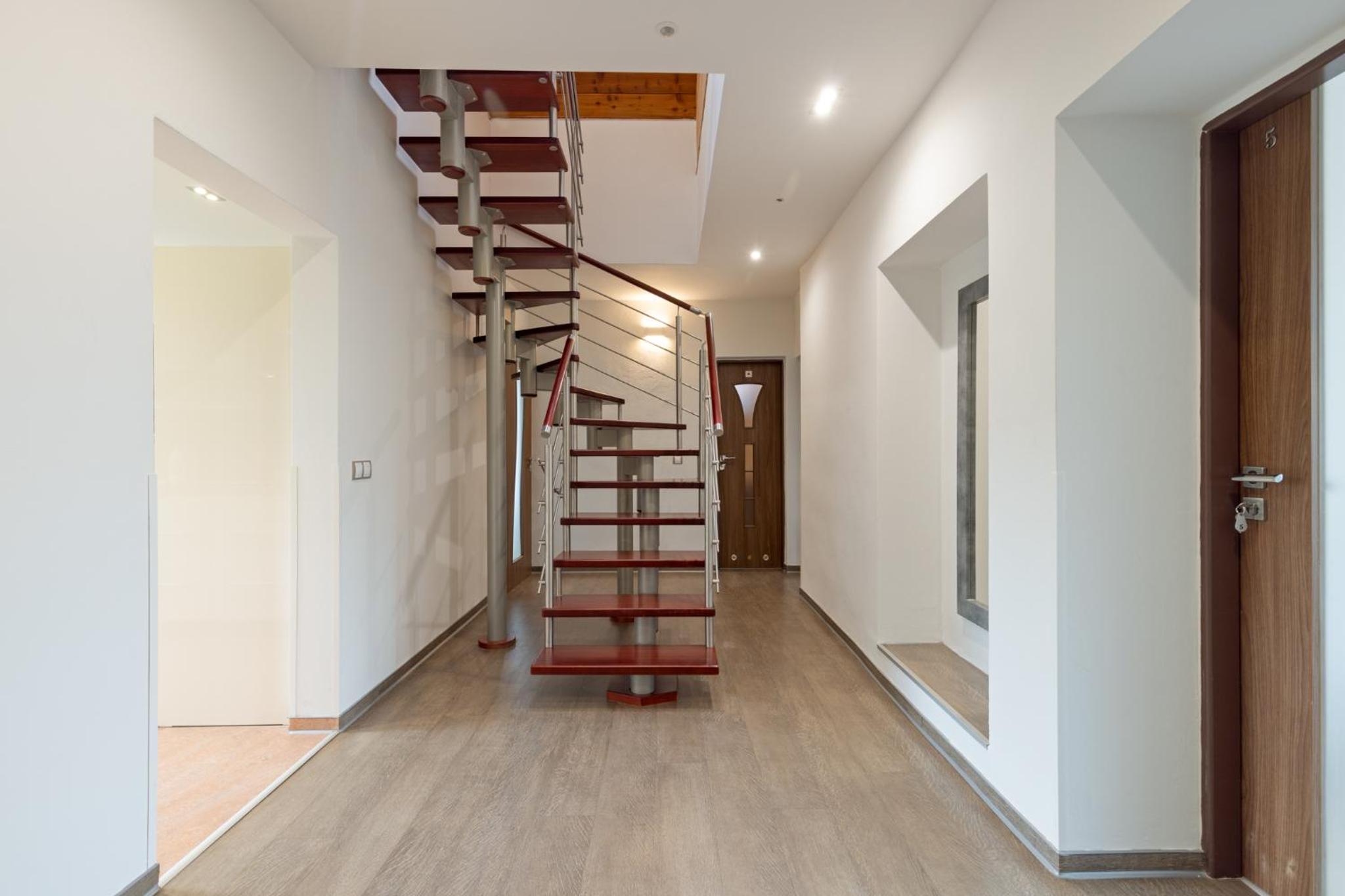 Two-Bedroom Apartment with Balcony photo 3