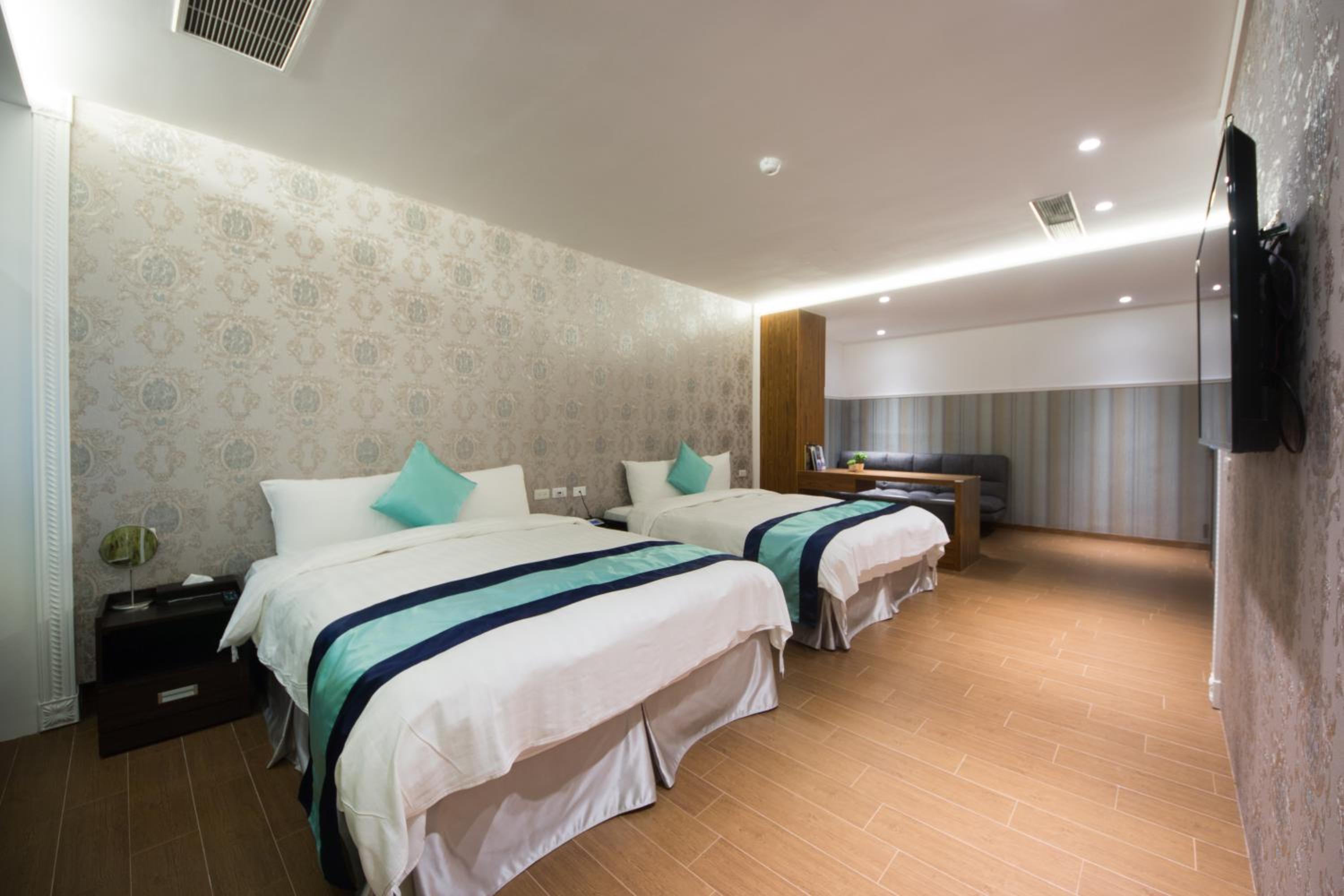 Superior Family Suite photo 3