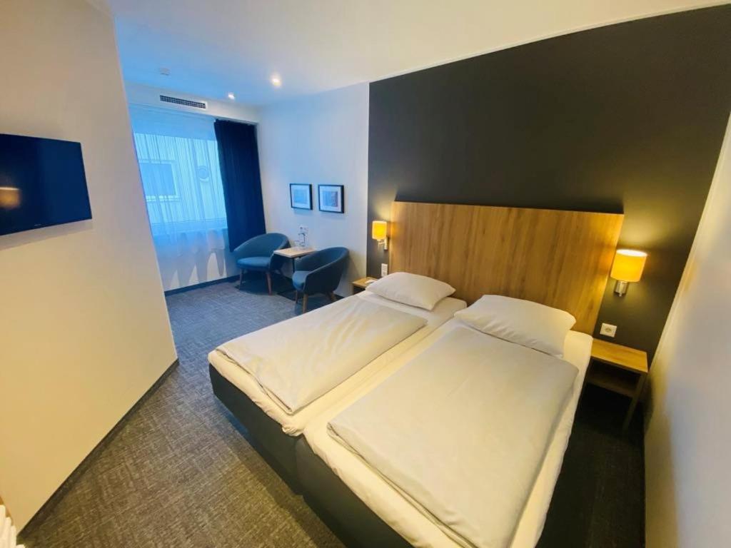 Double Room - Photo 2