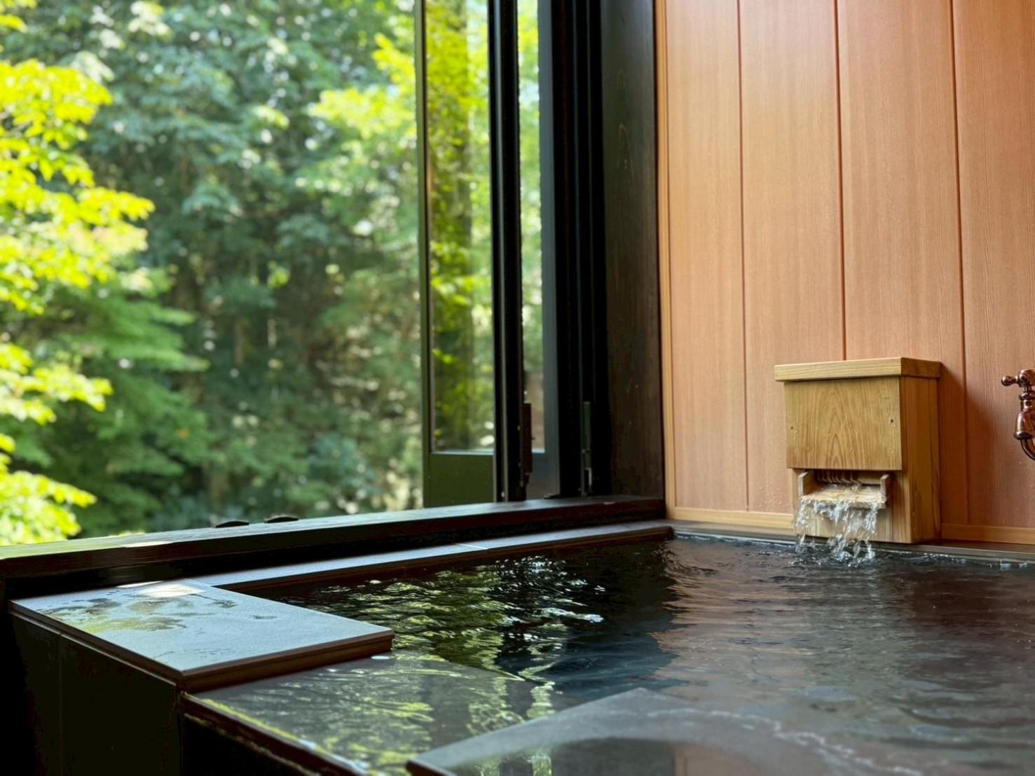 Suite with Spa Bath photo 3