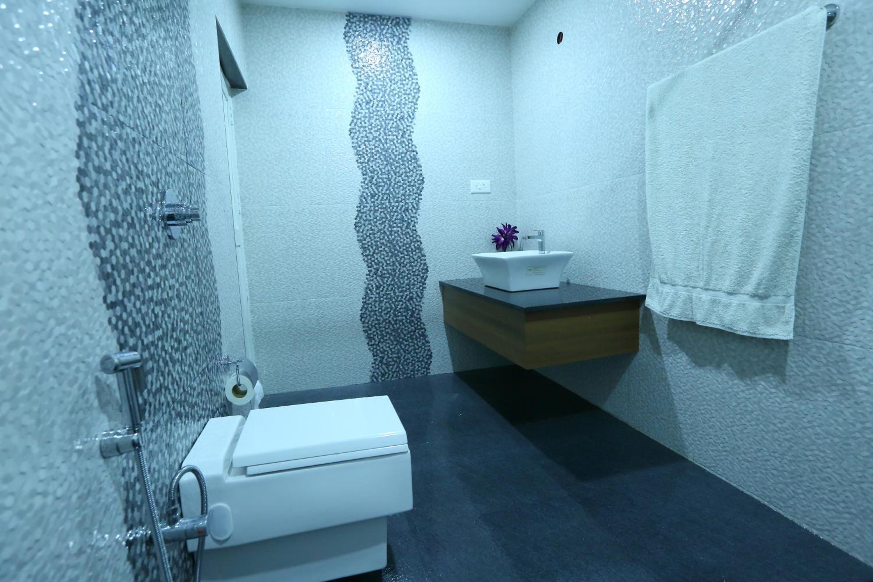 Queen Room - Photo 11