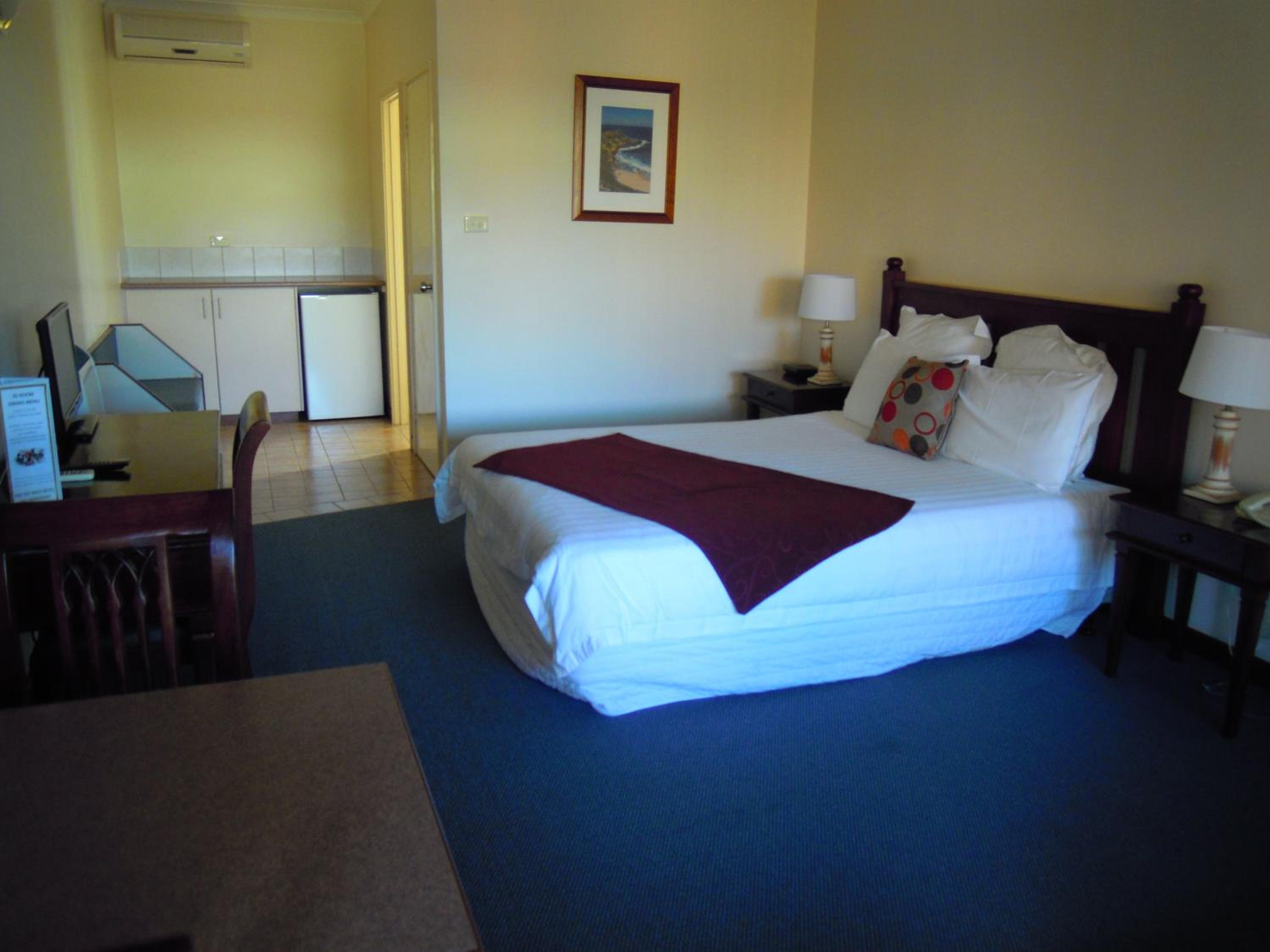 Deluxe Queen Room - Photo 3