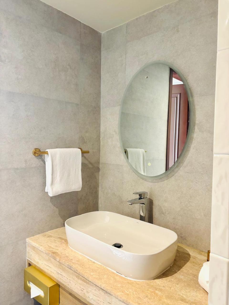 Deluxe Suite photo 2