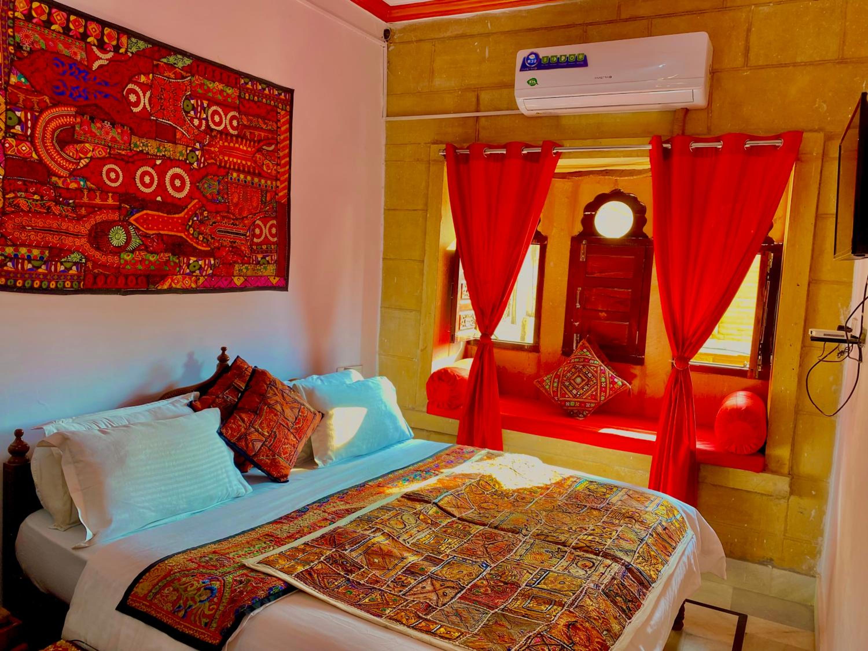 Deluxe Room - Photo 5