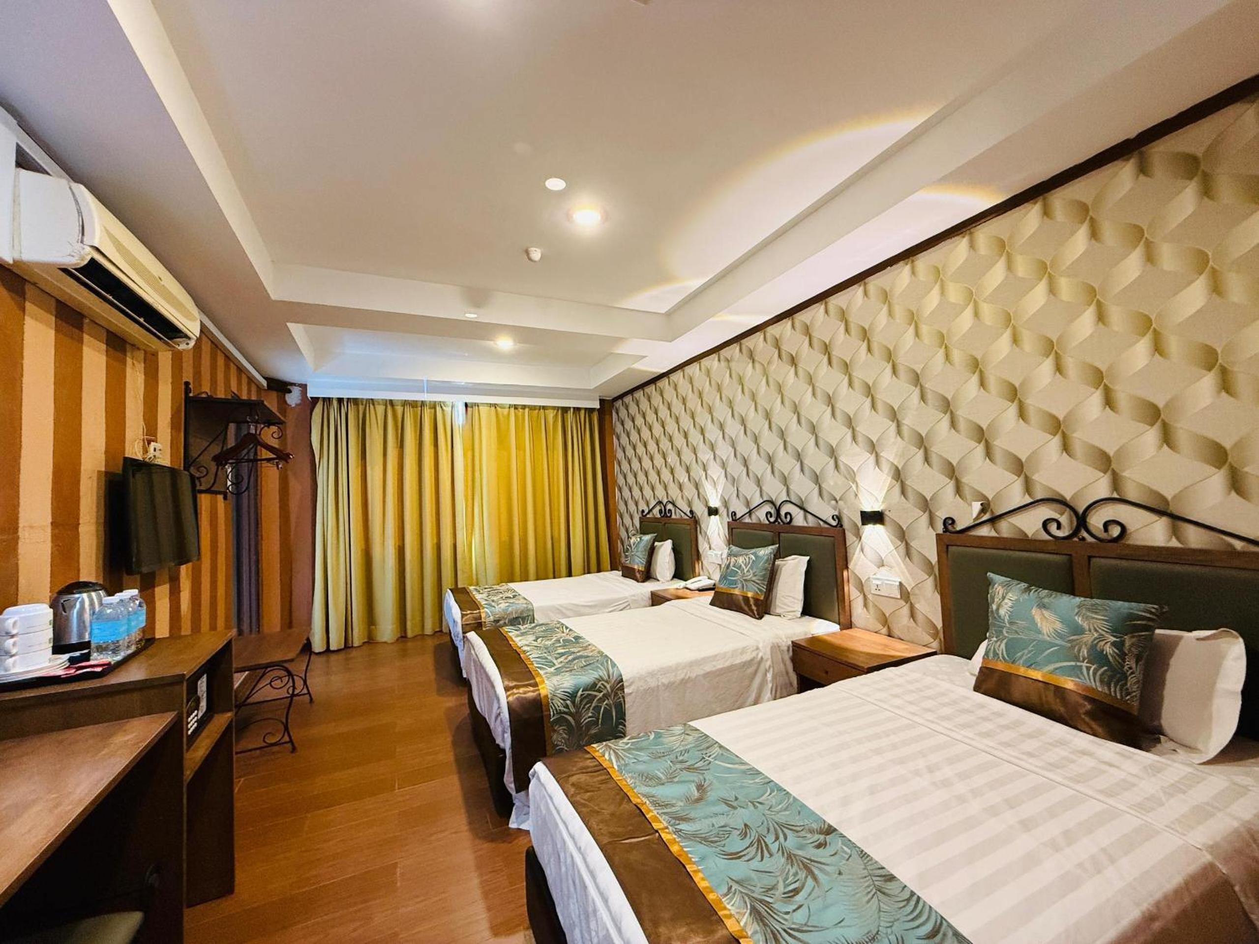 Triple Room