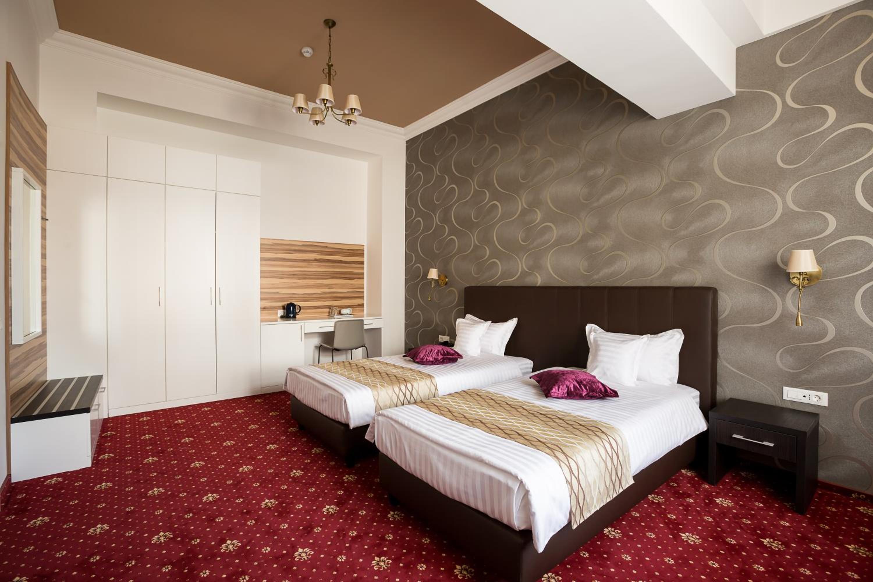 Standard Double Room - Photo 3