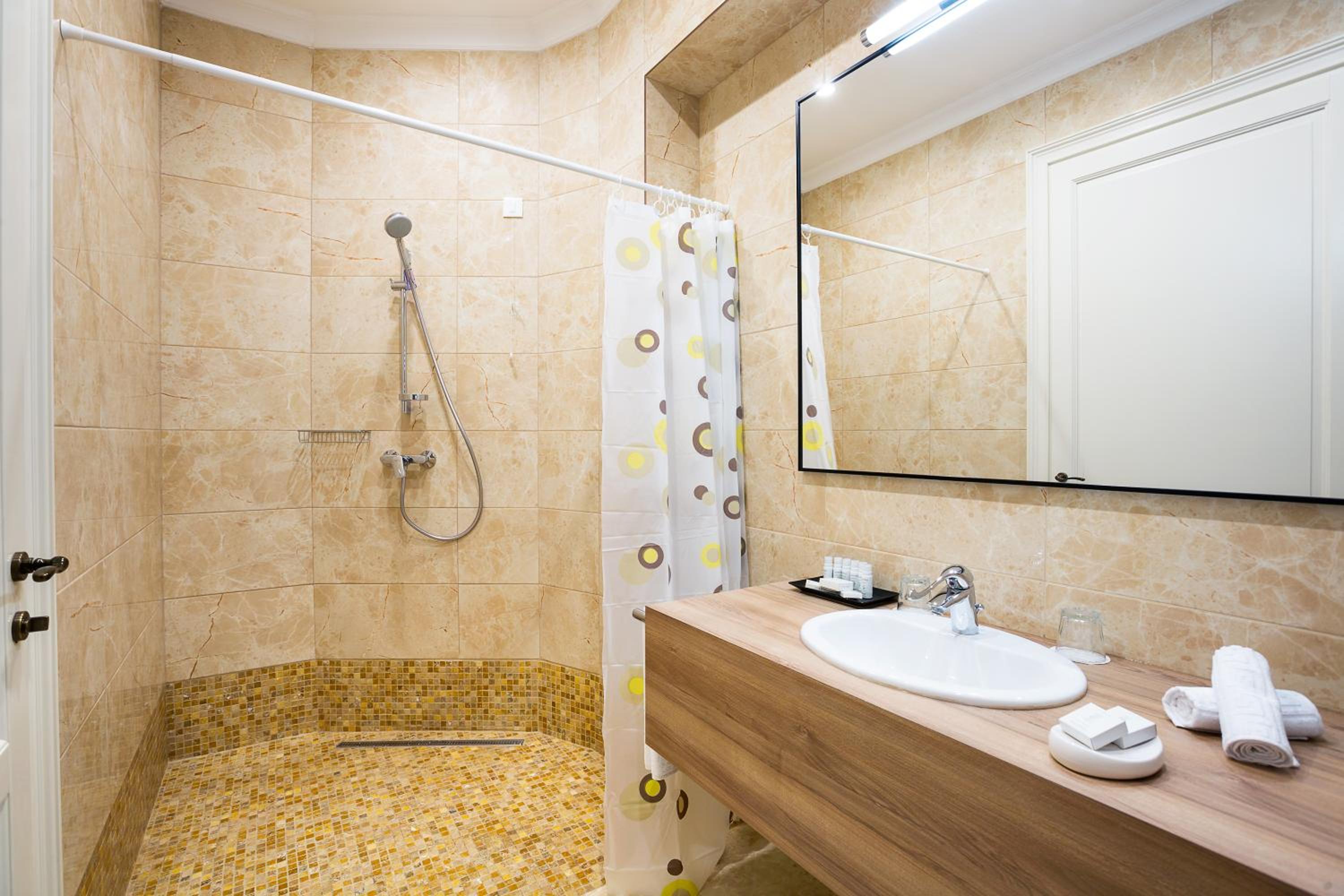 Double Room - Disability Access photo 2