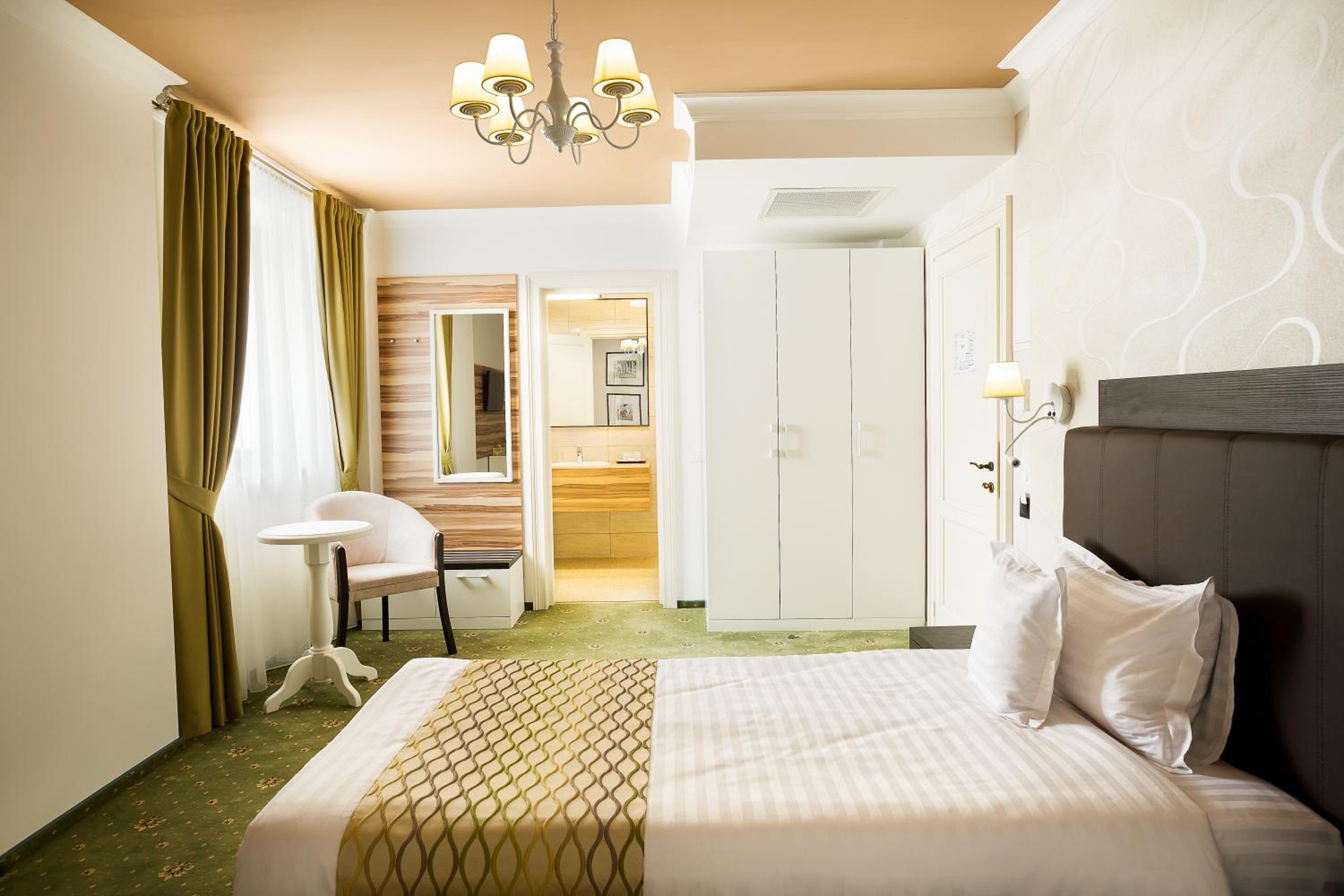 Standard Double Room - Photo 4