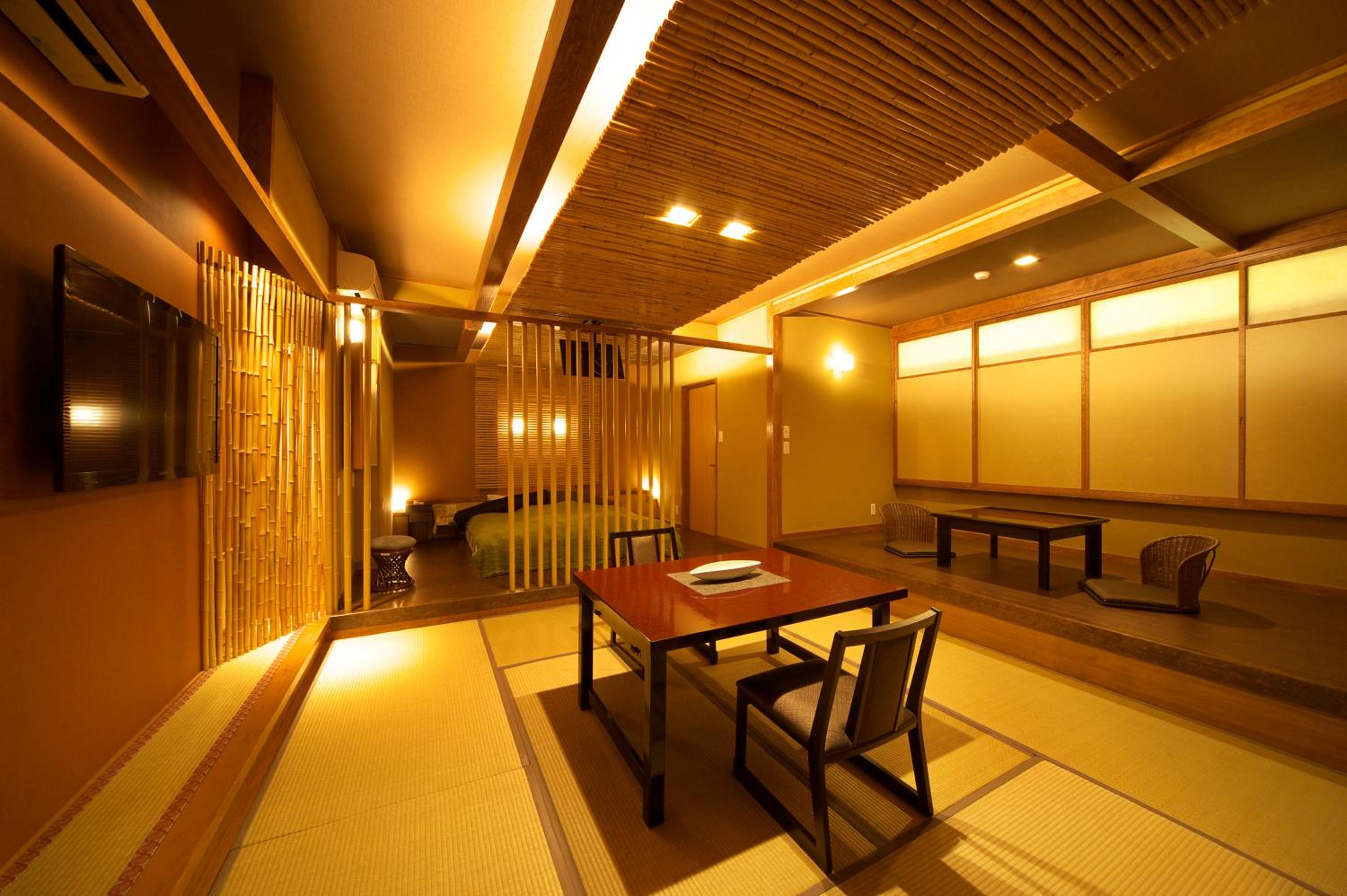 Double Room with Tatami Area with Open-Air Bath - Photo 1