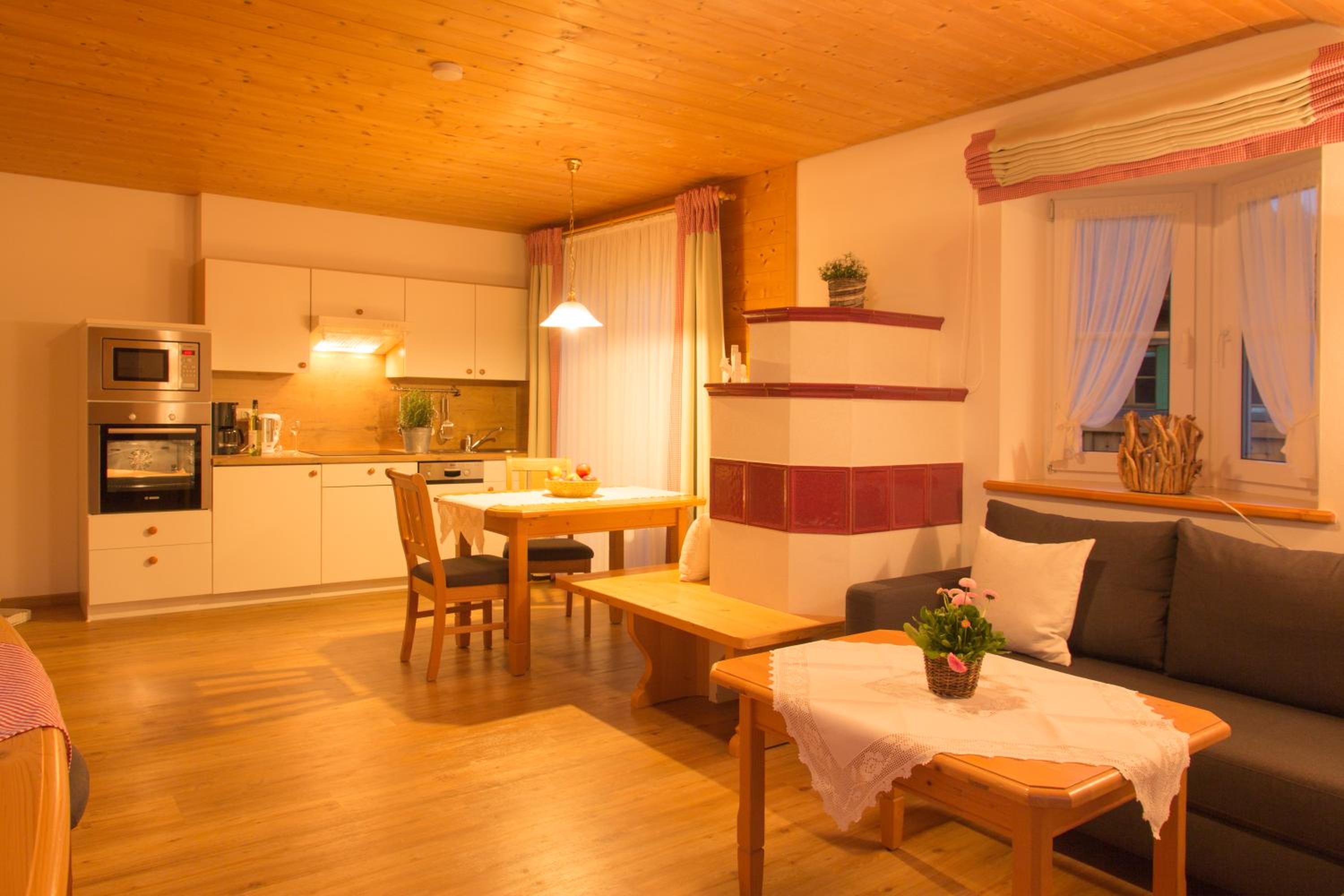 Apartment with Mountain View photo 3