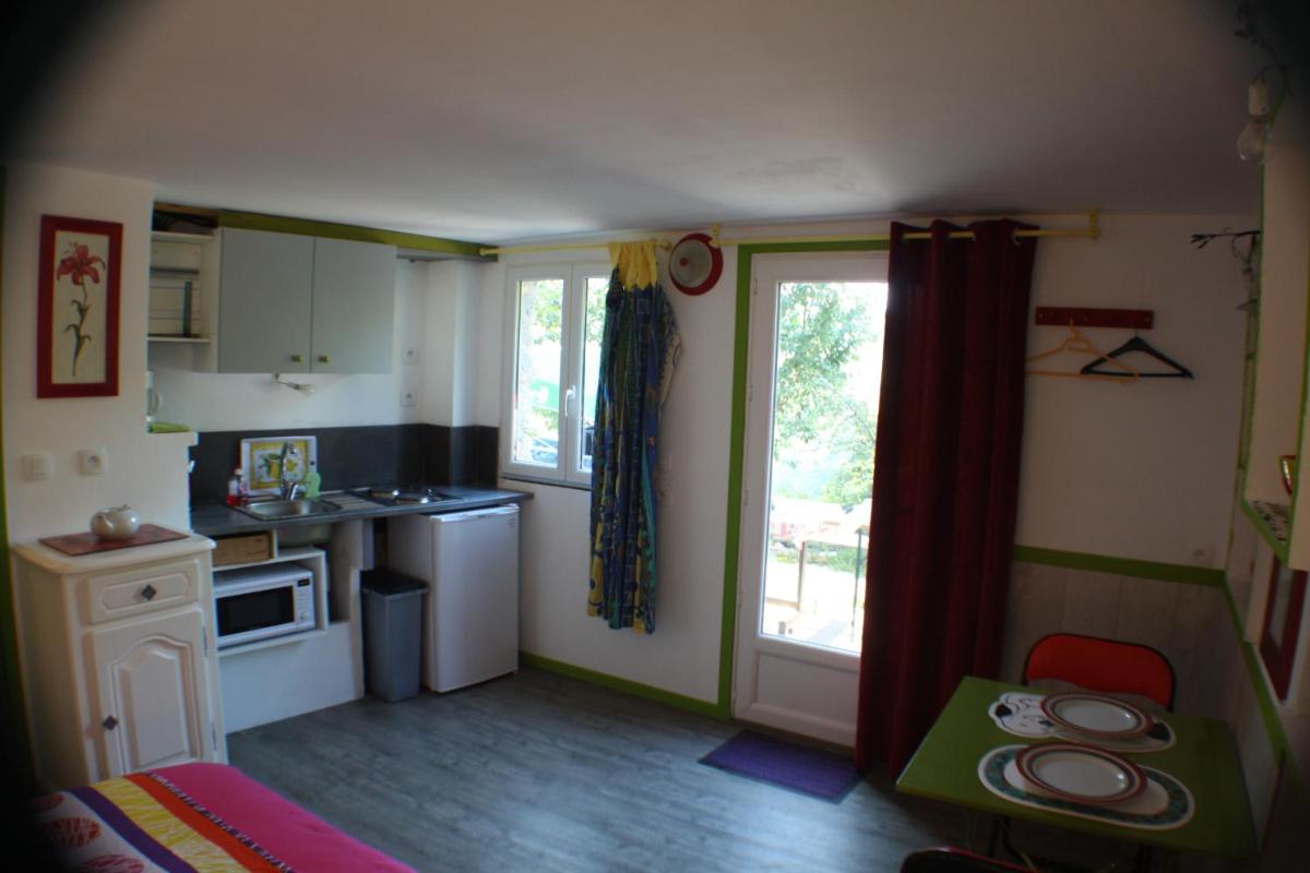 One-Bedroom House photo 1
