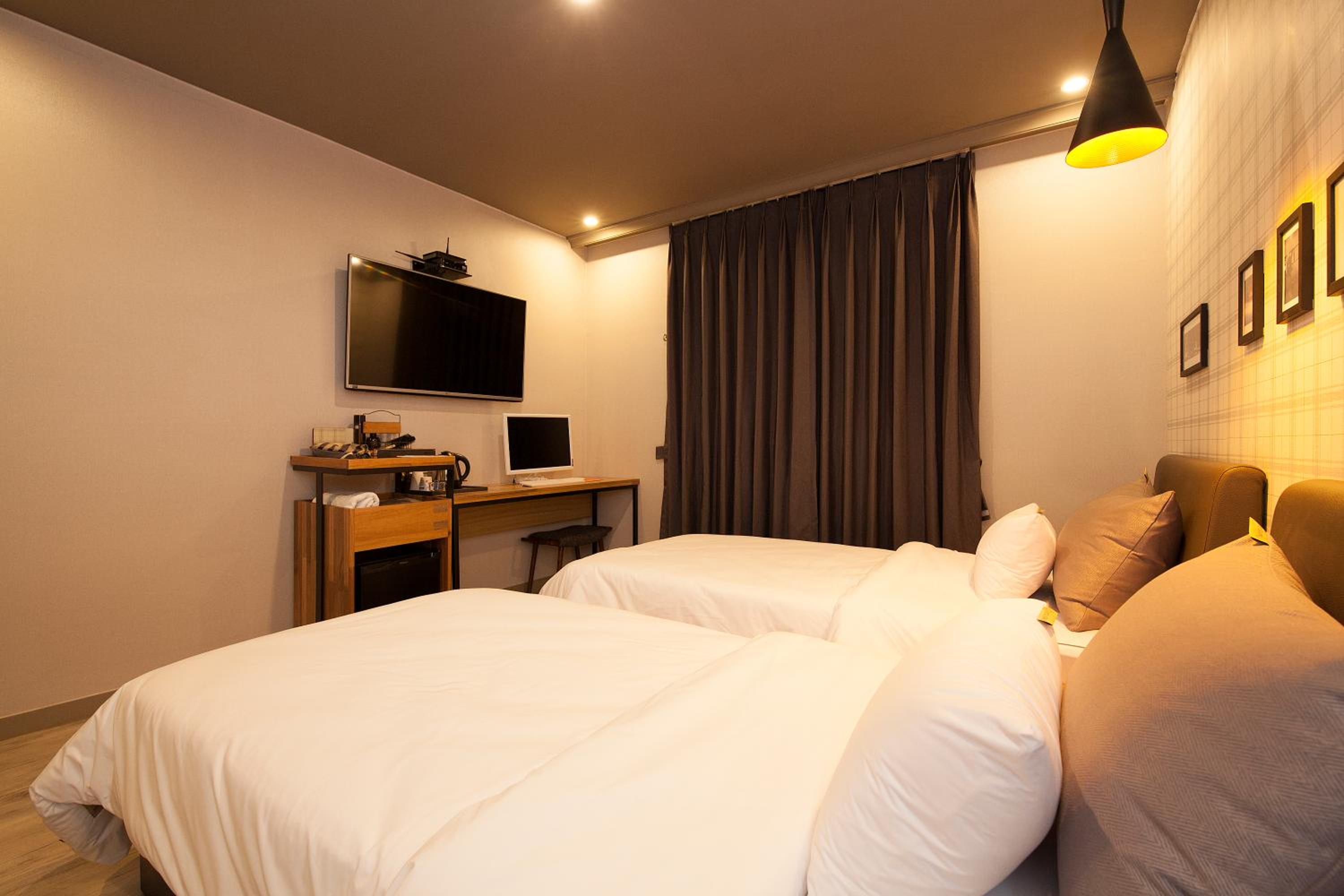 Standard Twin Room photo 2