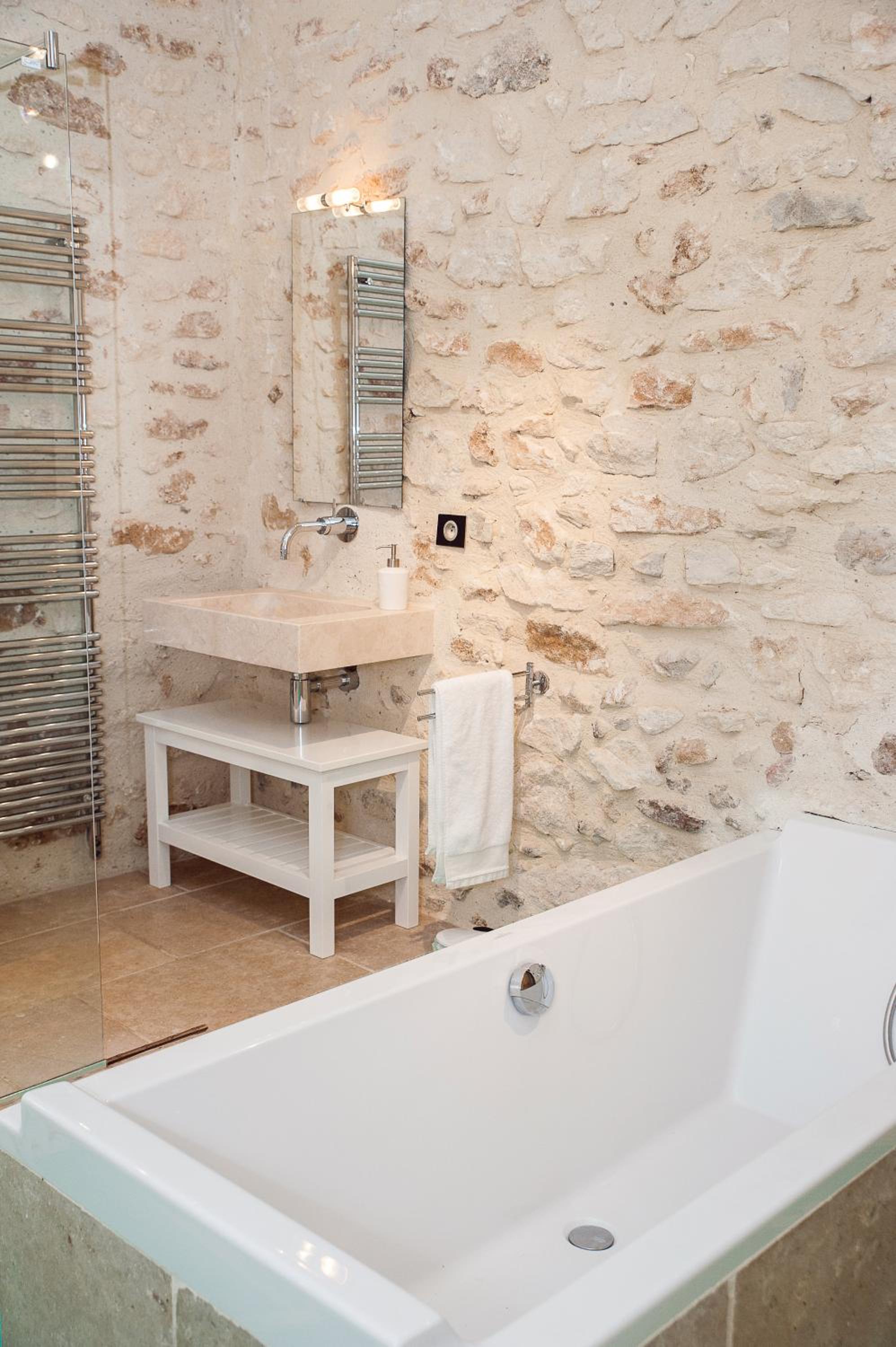 Deluxe Double Room with Bath photo 3