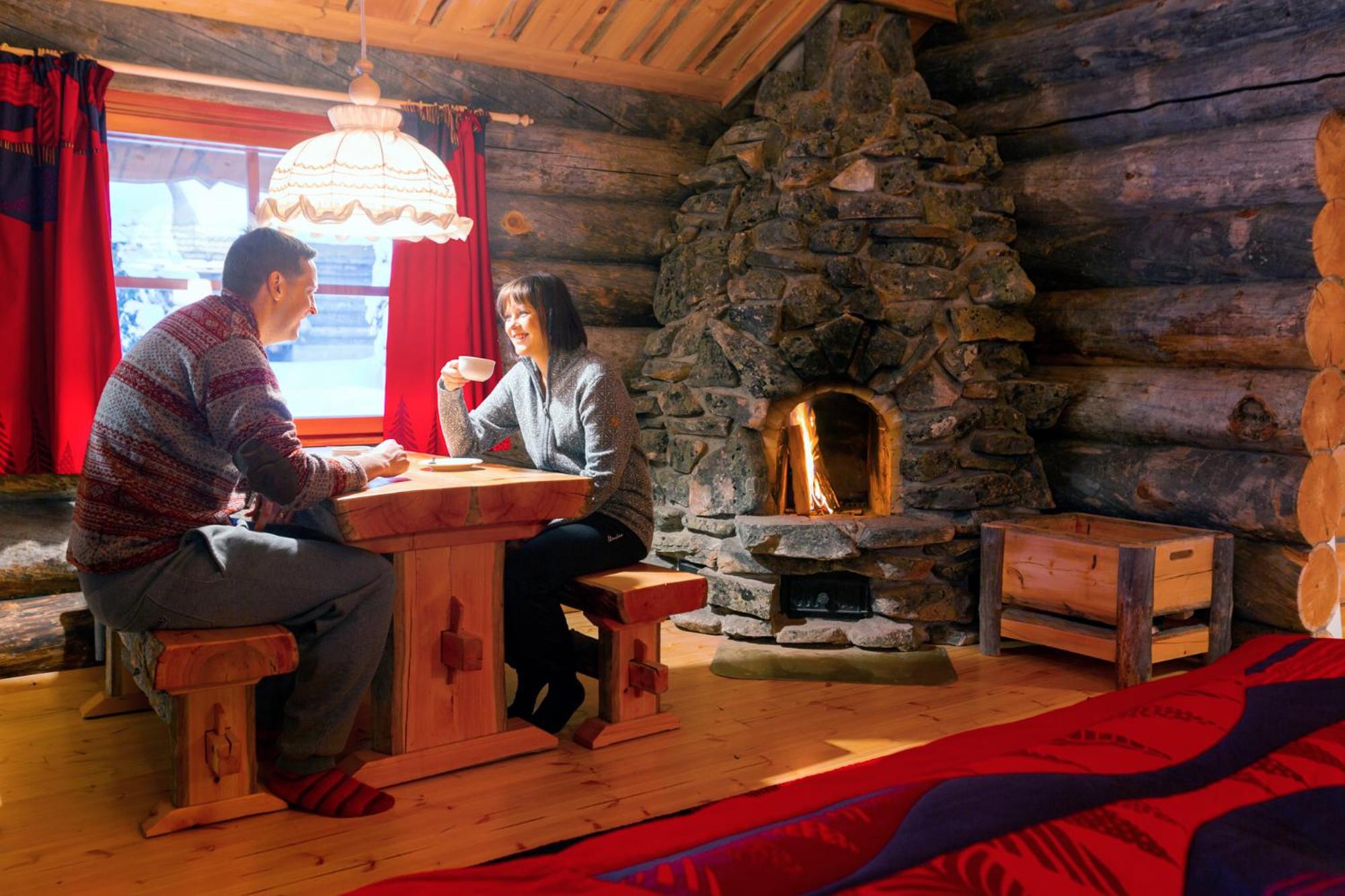 Small Chalet (West Village) - Photo 3