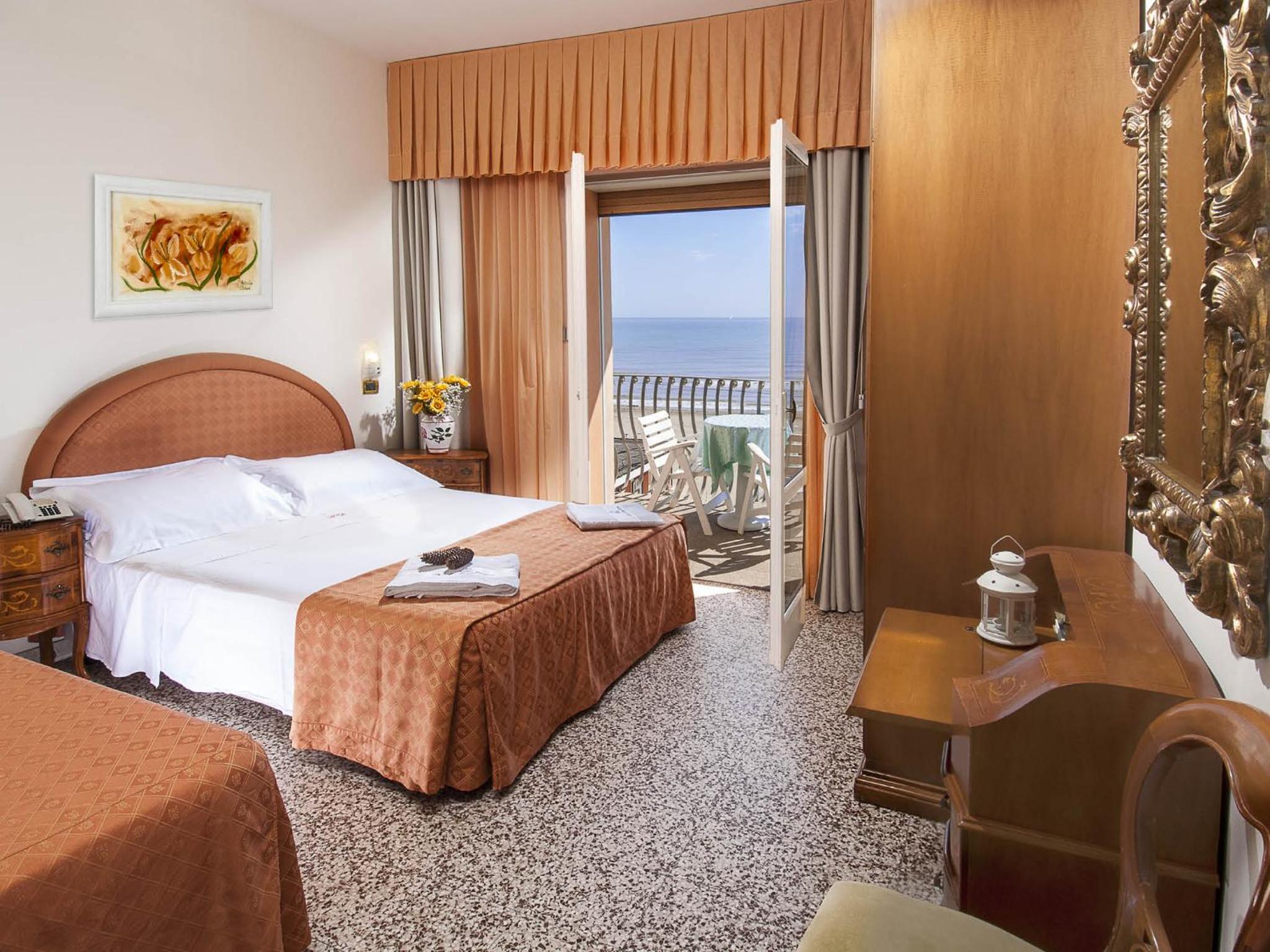 Standard Triple Room with Sea View
