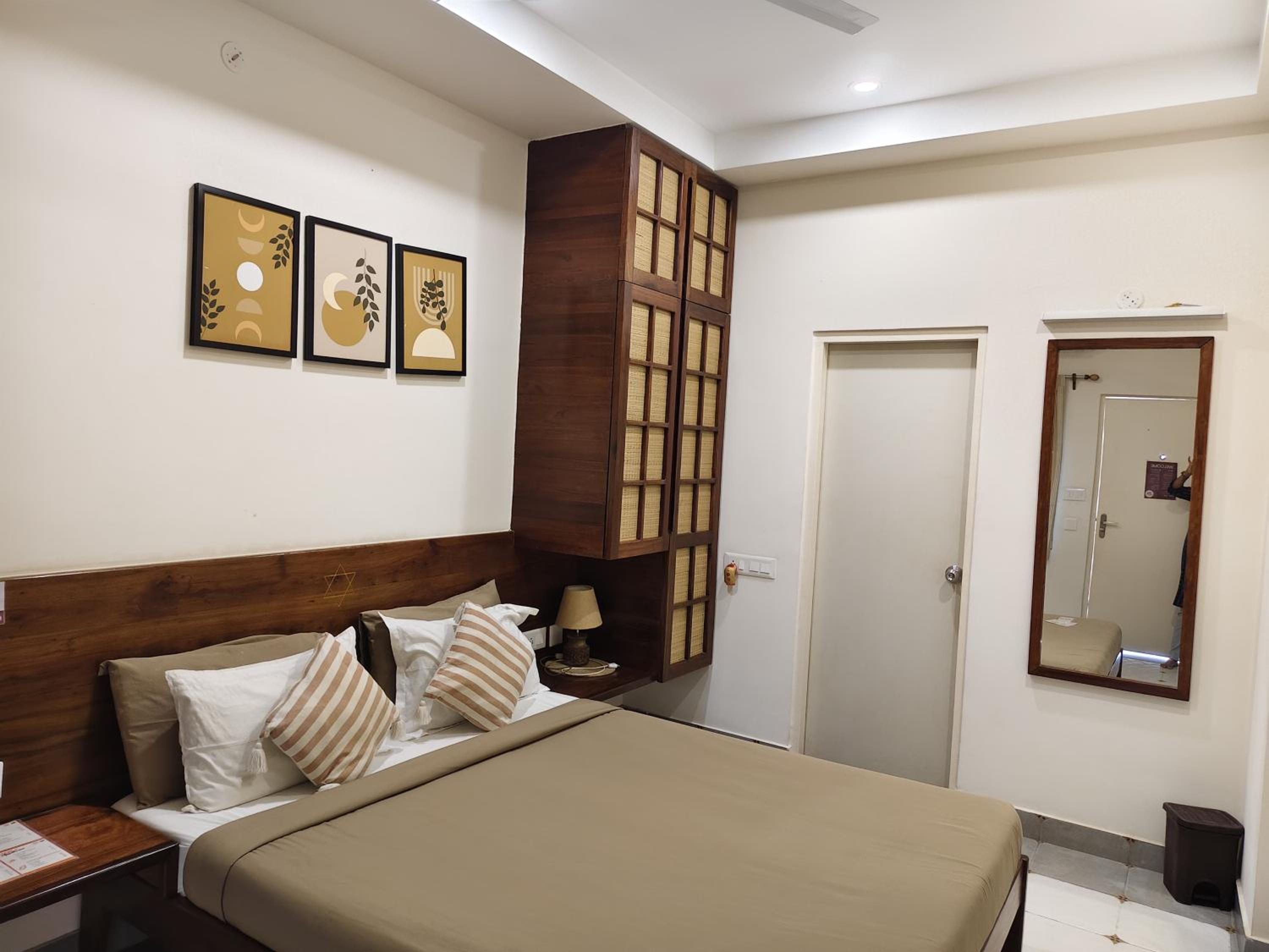 Budget Double Room - Photo 5