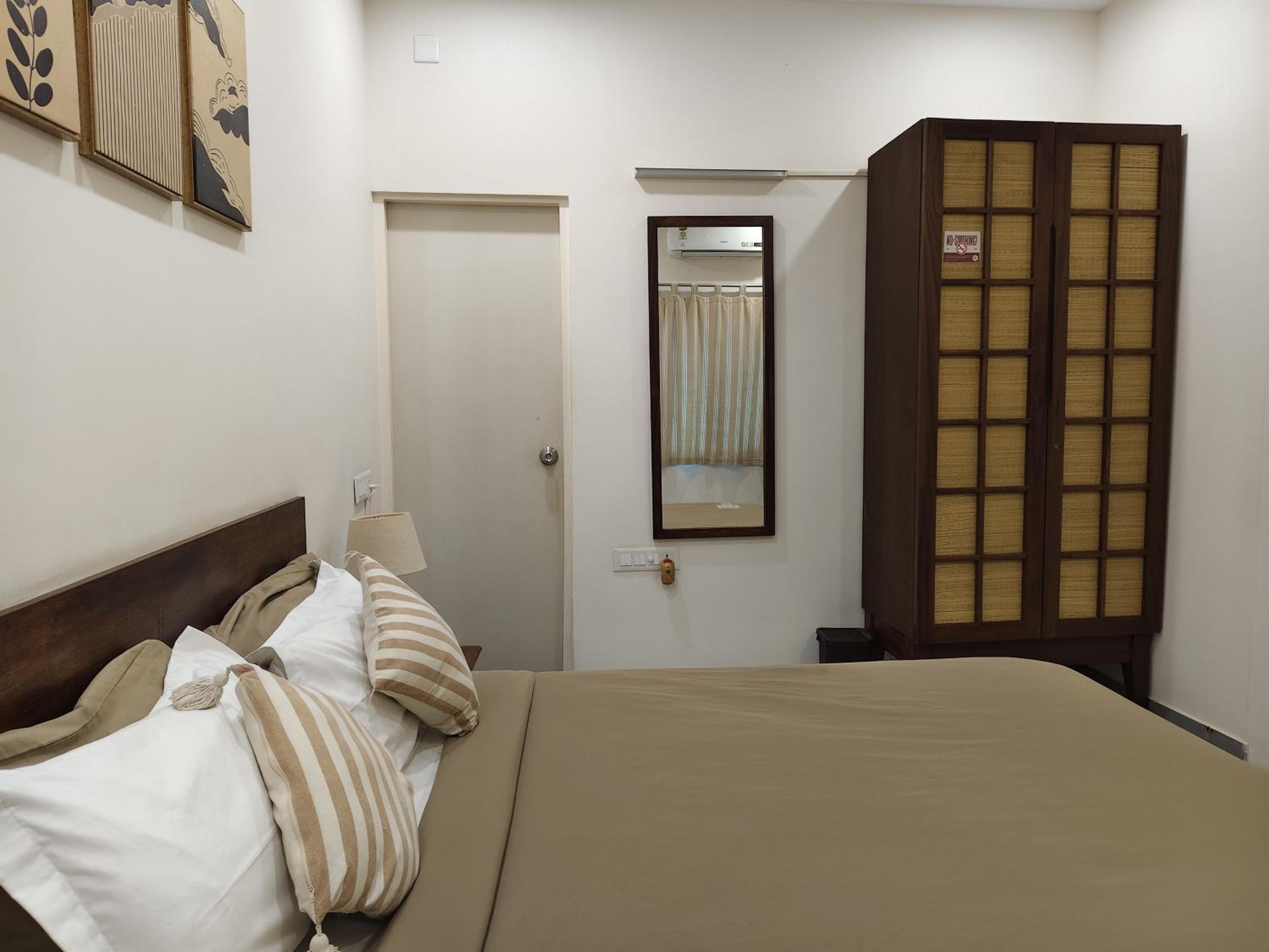 Budget Double Room - Photo 3