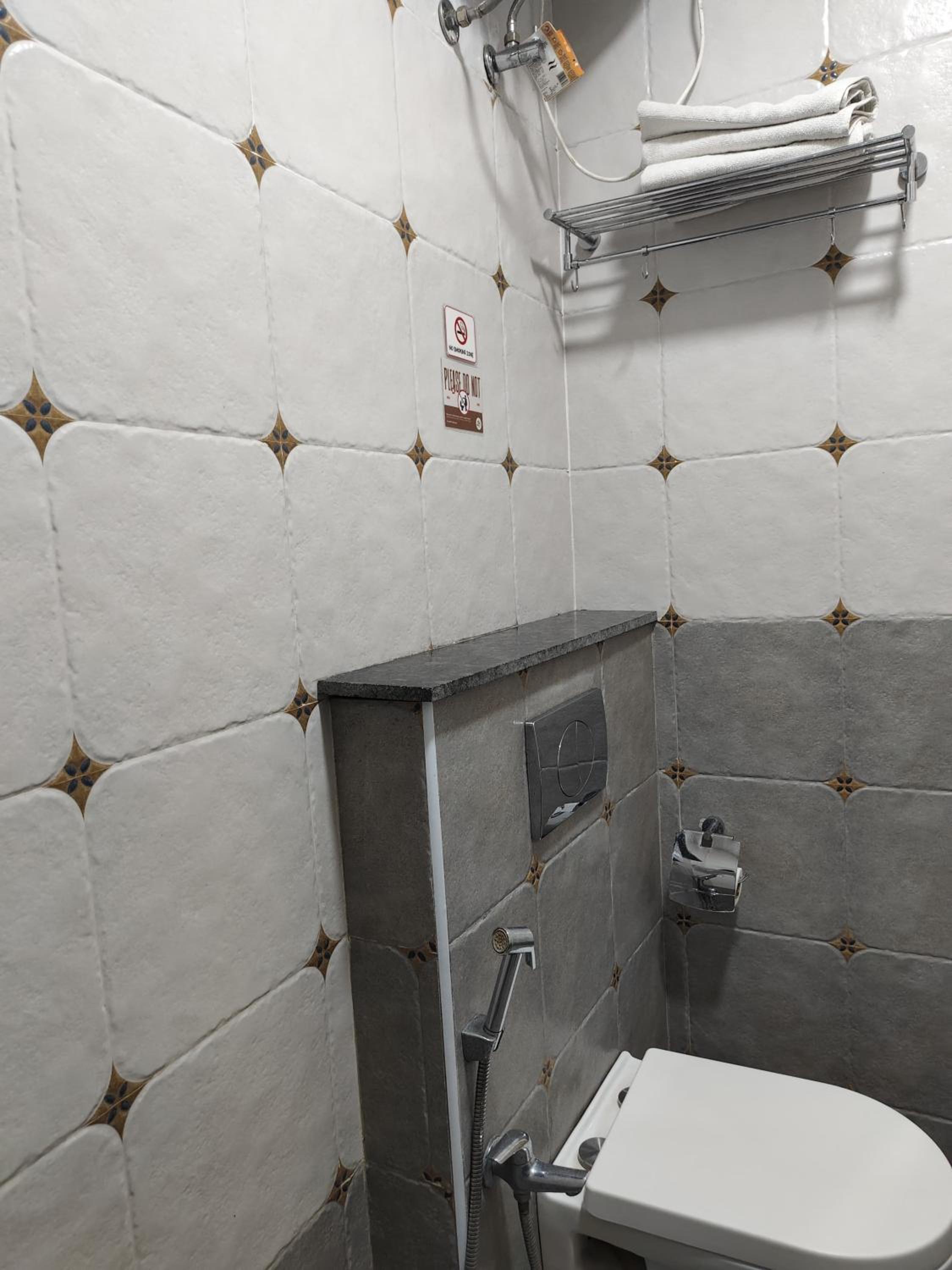 Budget Double Room - Photo 23