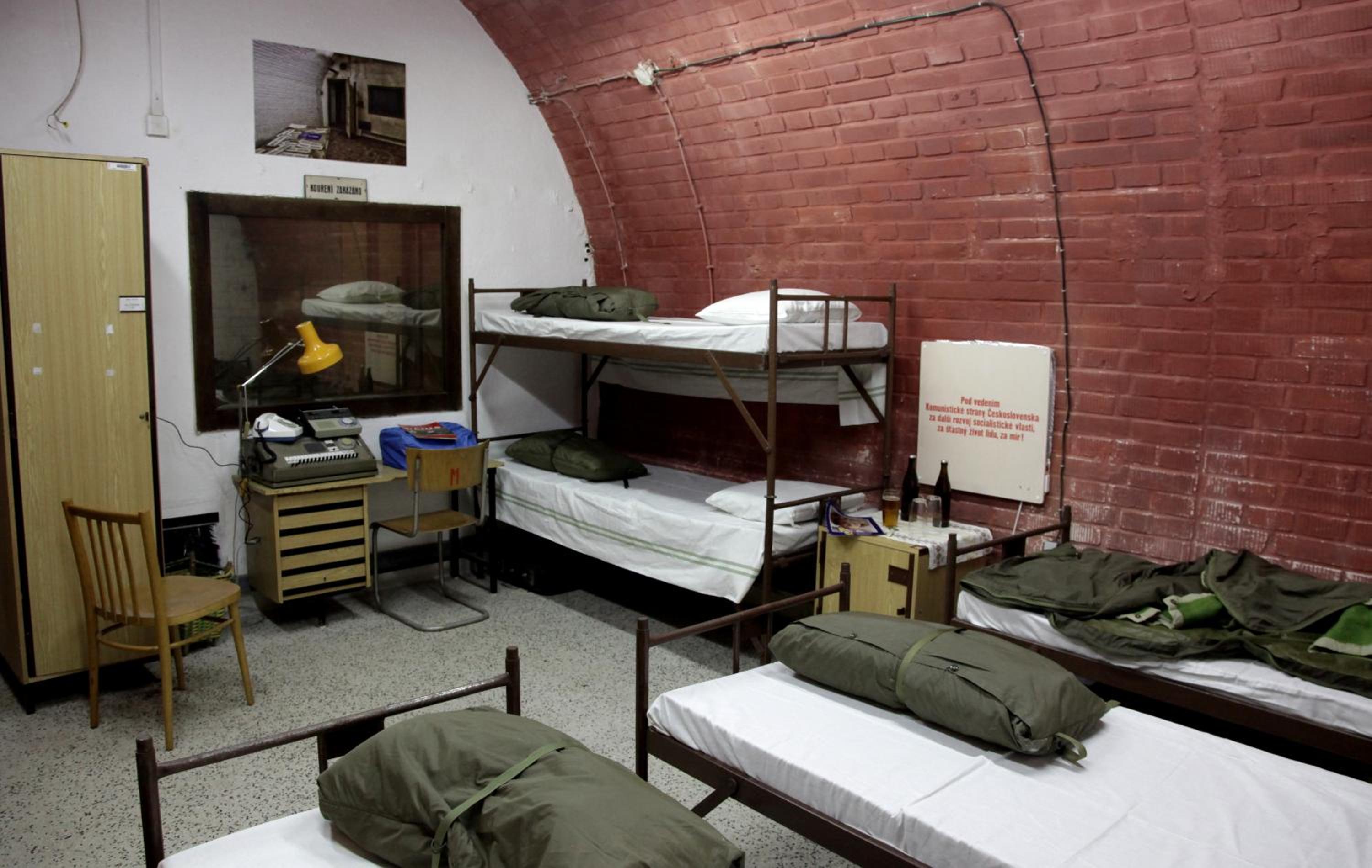 Bed in 6-Bed Mixed Dormitory Room photo 3