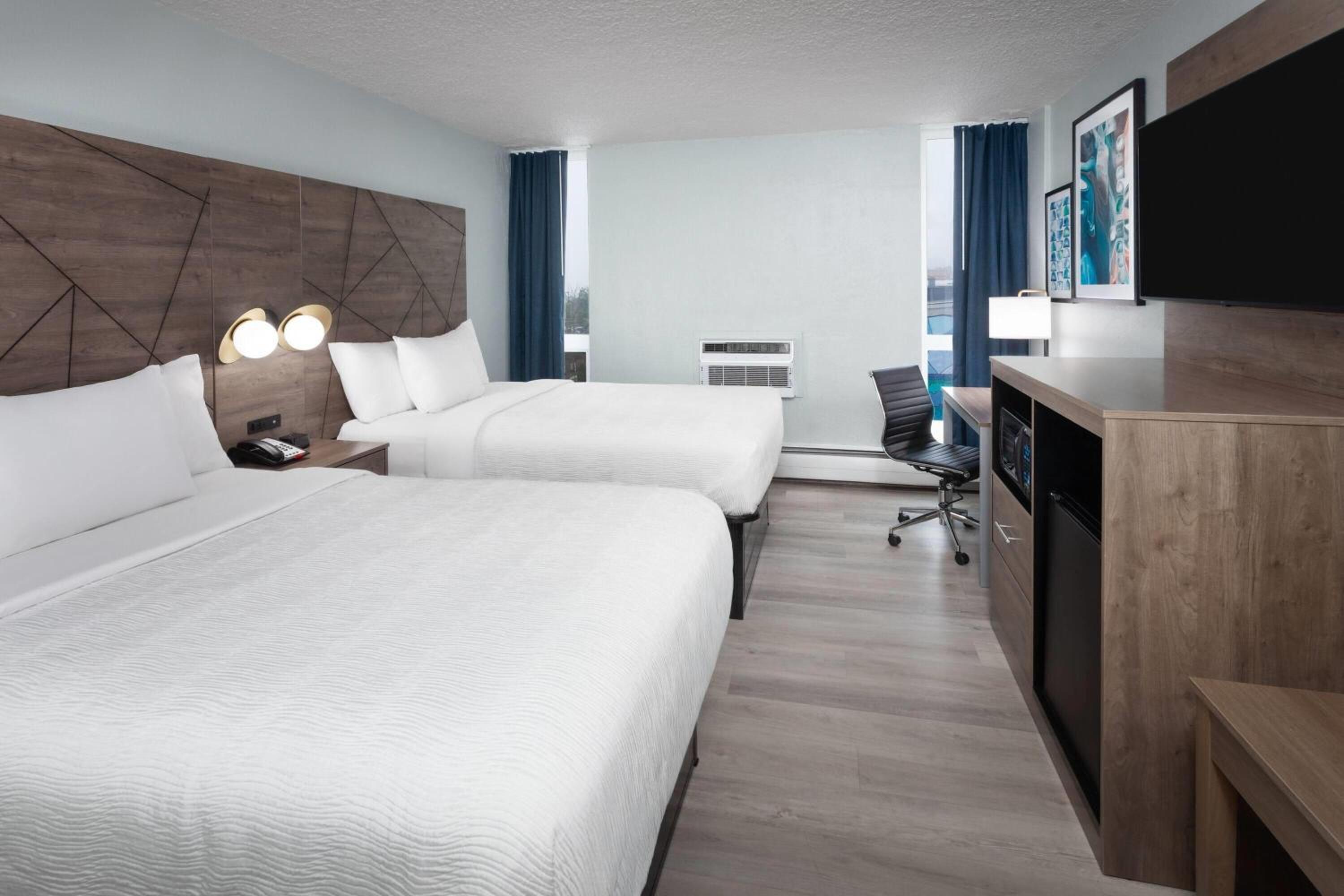 Double Room with Two Double Beds - Non-Smoking - Photo 1