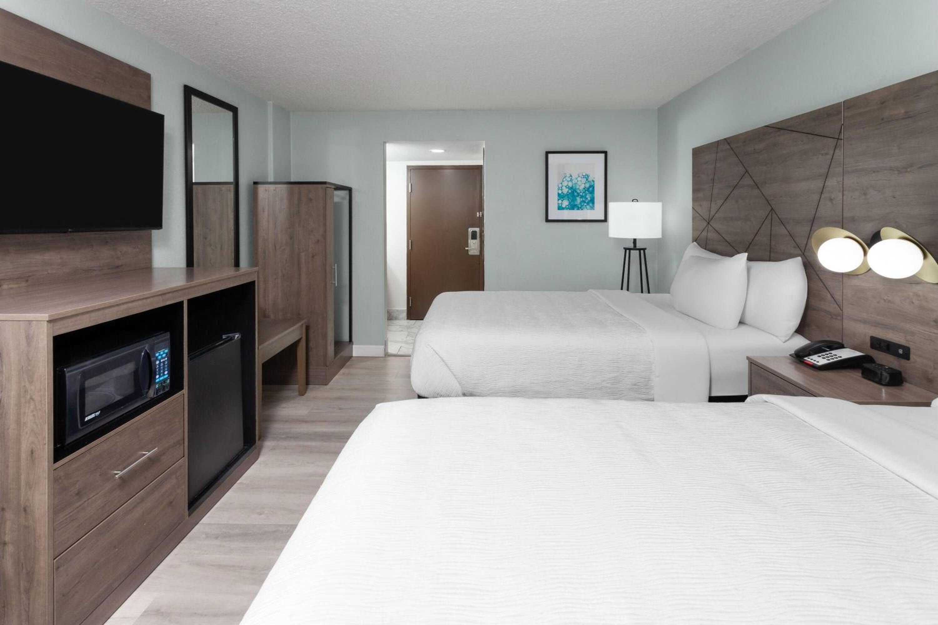 Double Room with Two Double Beds - Non-Smoking - Photo 3