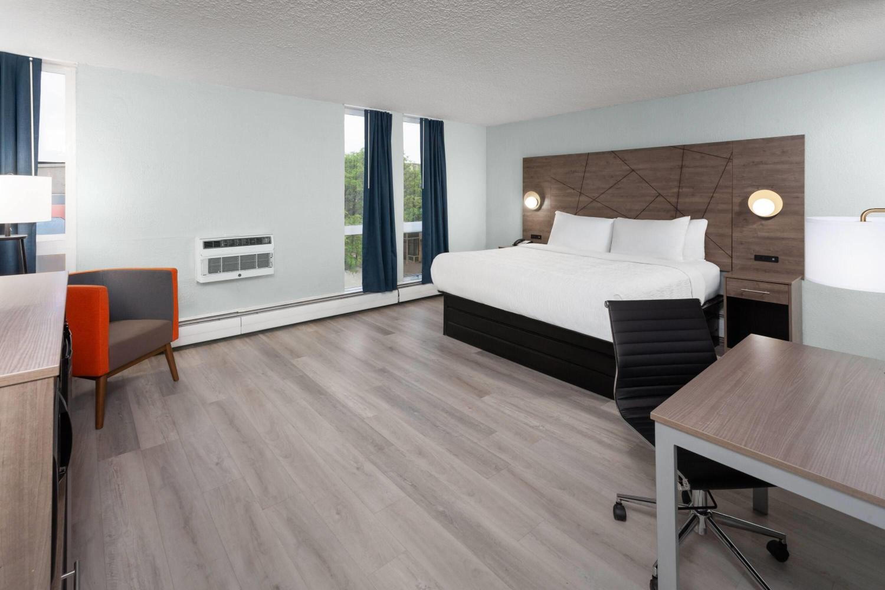 King Studio Suite - Non-Smoking - Photo 1
