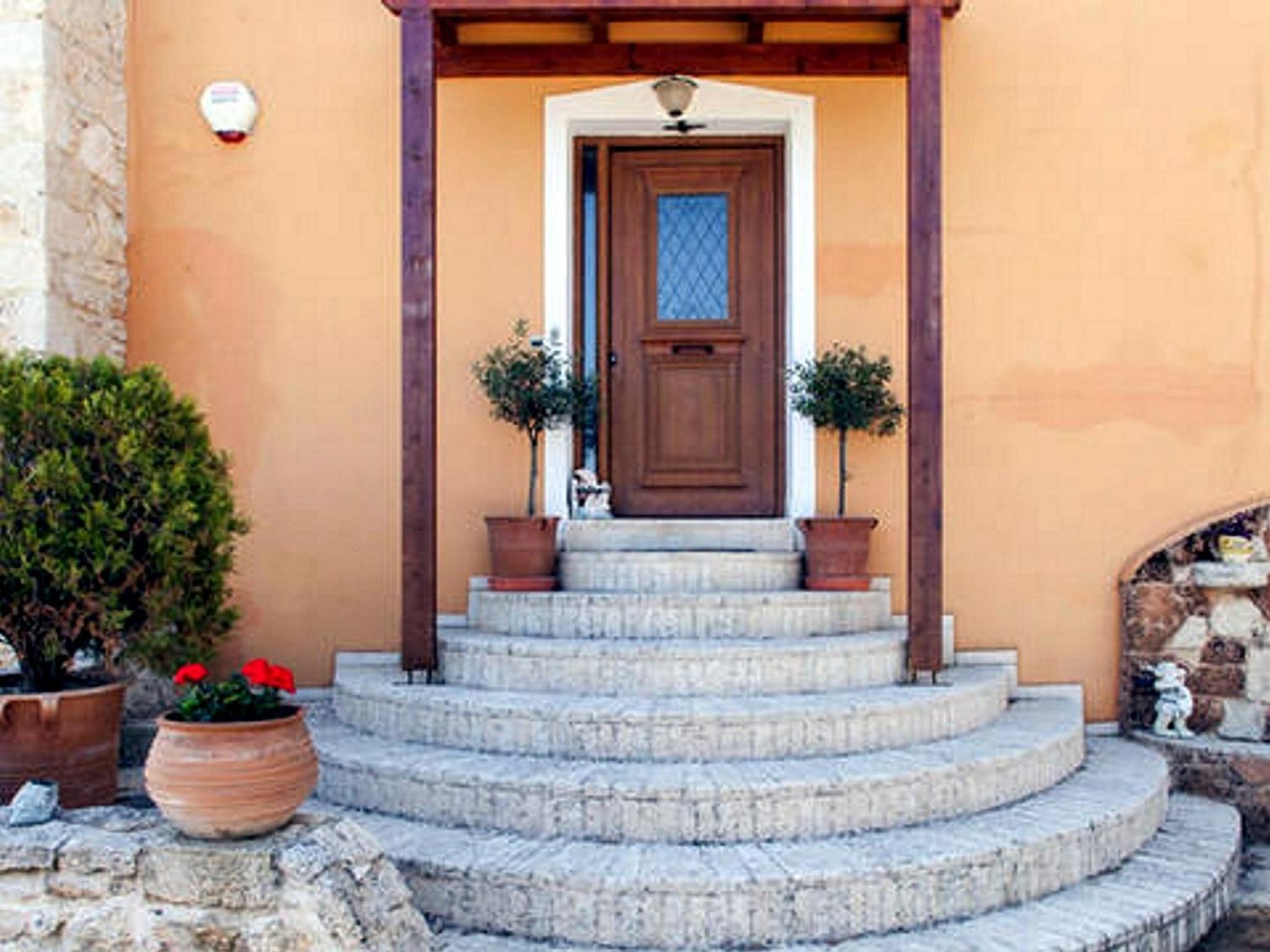 Villa photo 2