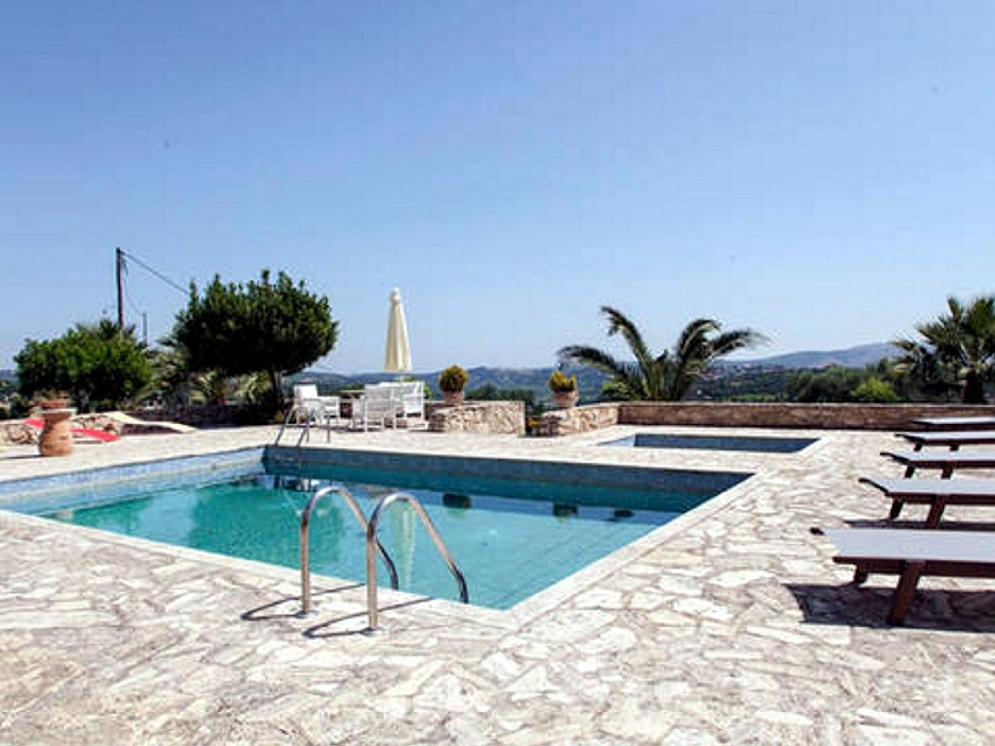 Villa photo 3