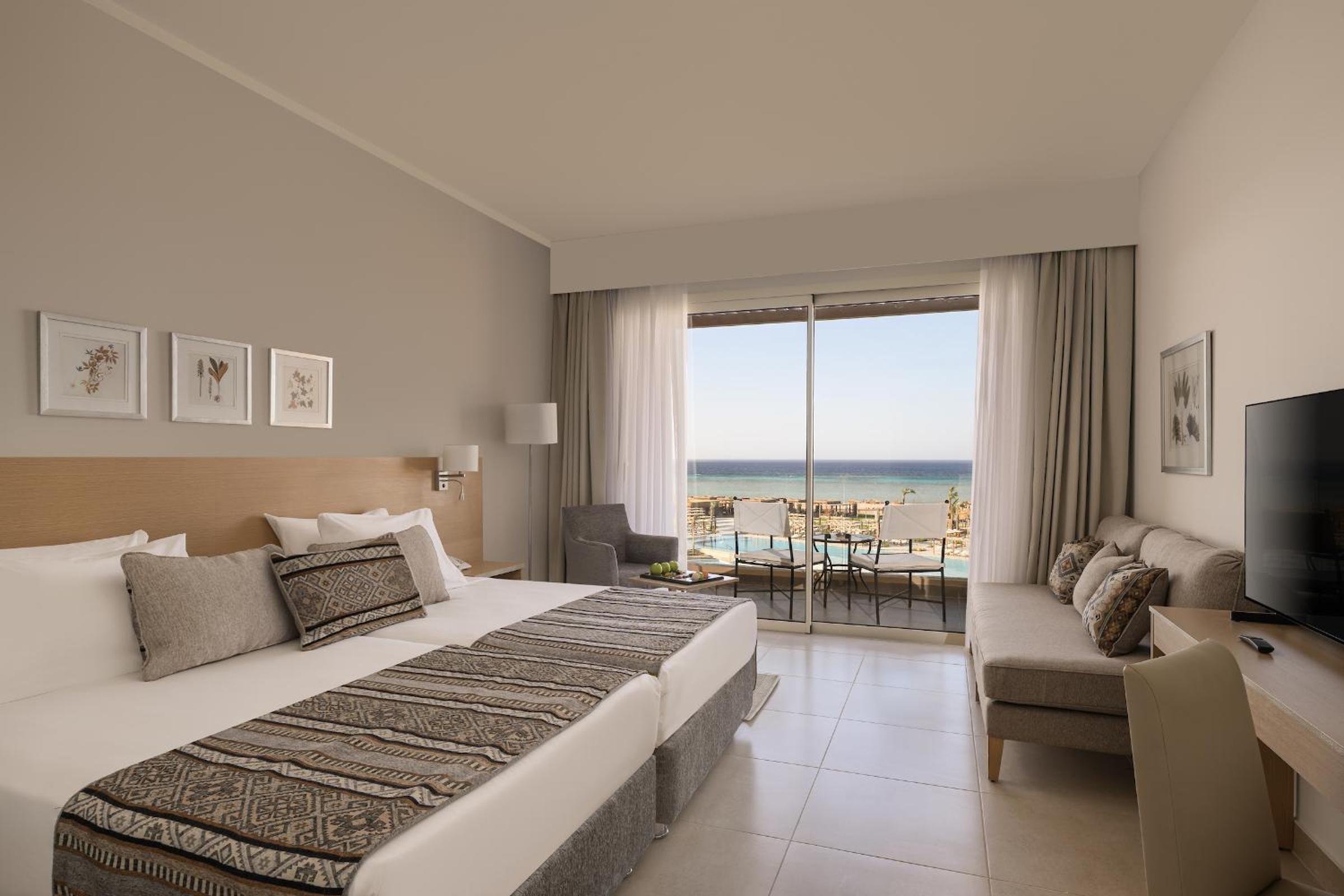 Deluxe Family, Queen or Twin Bed, Sea View