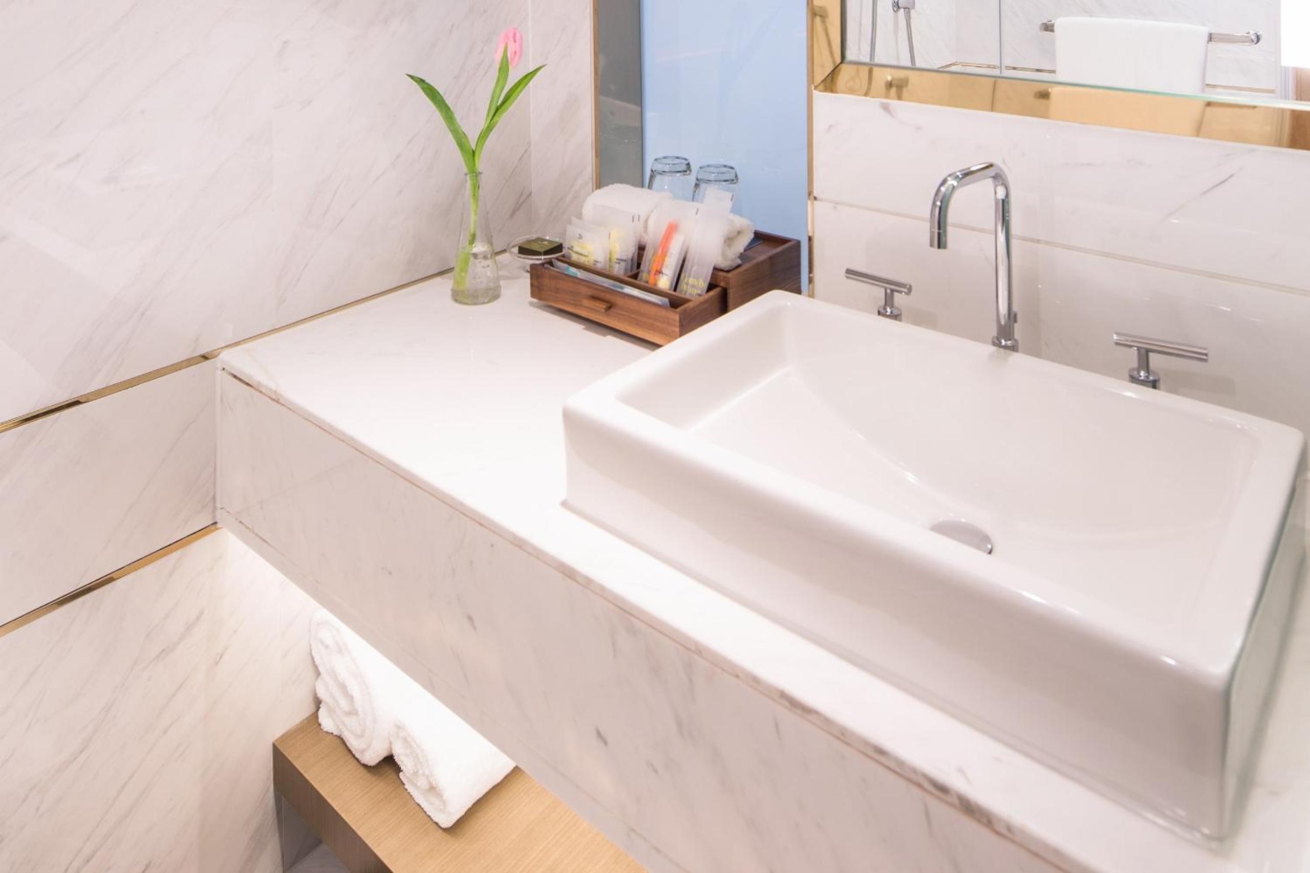 Standard Queen Room - A free copy of Shanghai Taste and a welcome gift upon check-in