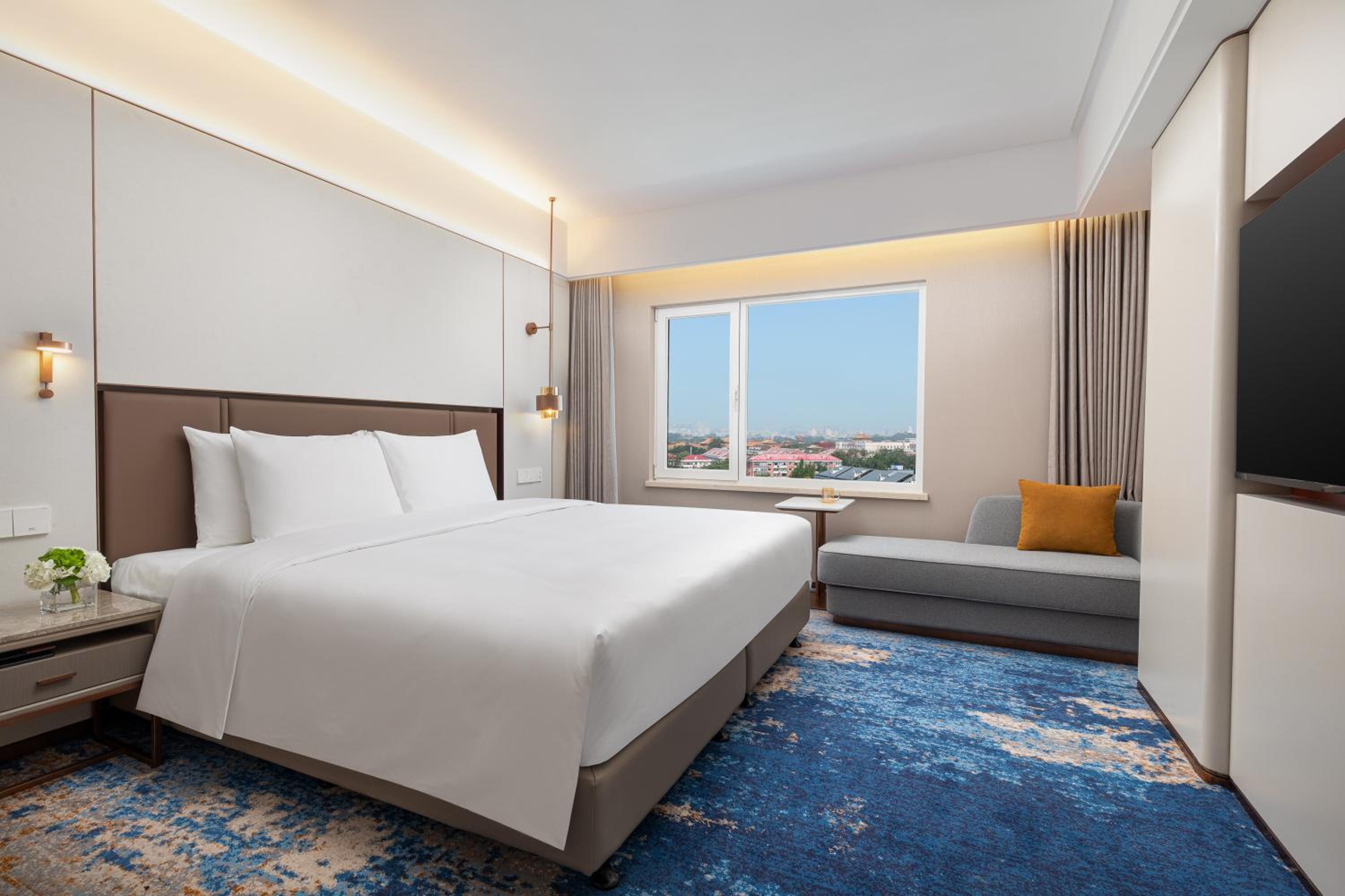 Executive Suite - Photo 4