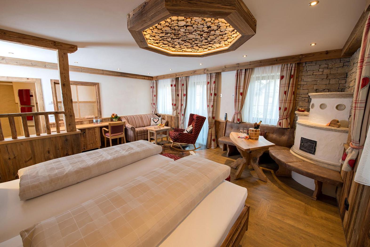 Deluxe Double Room - Photo 21