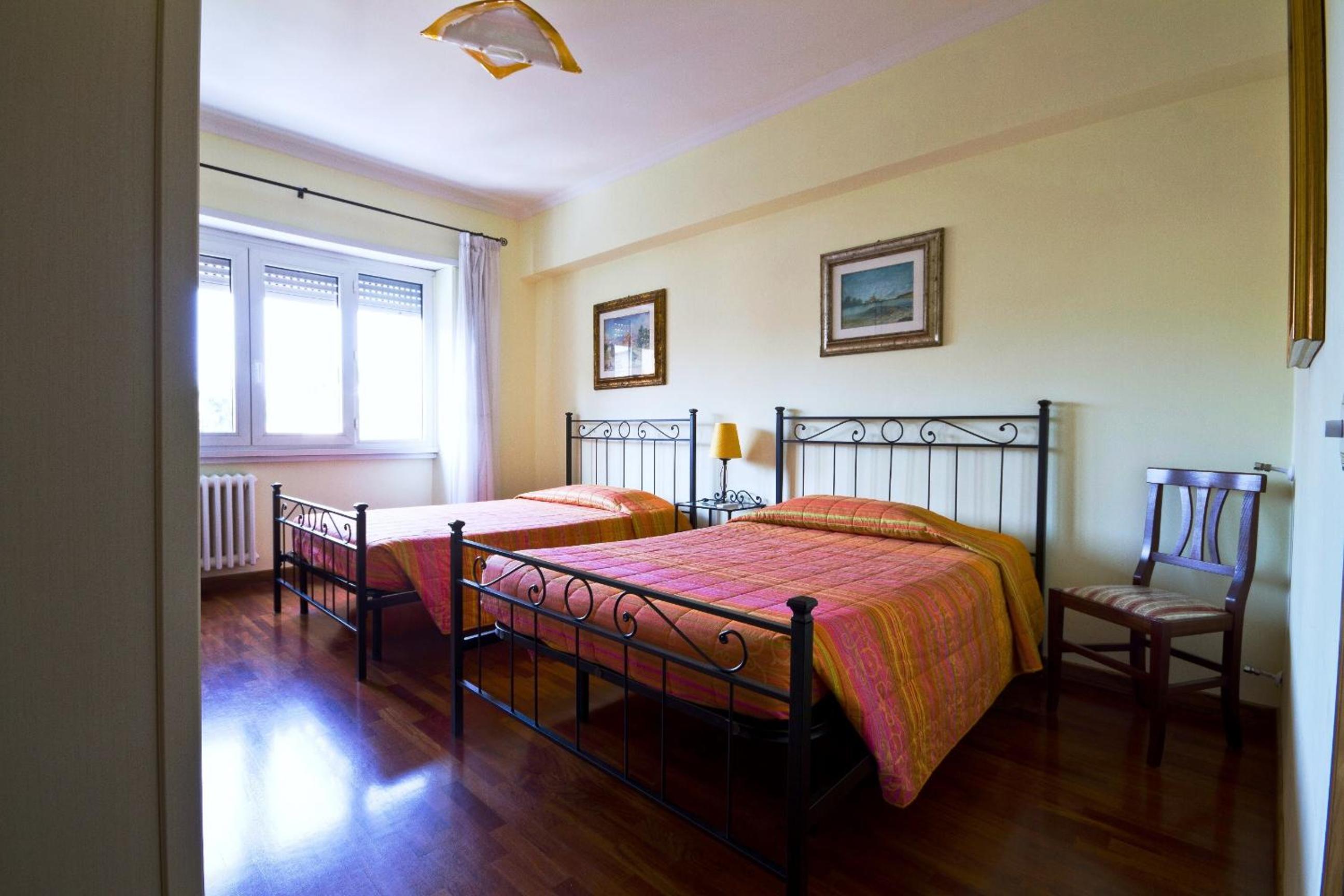 Twin Room with Private External Bathroom