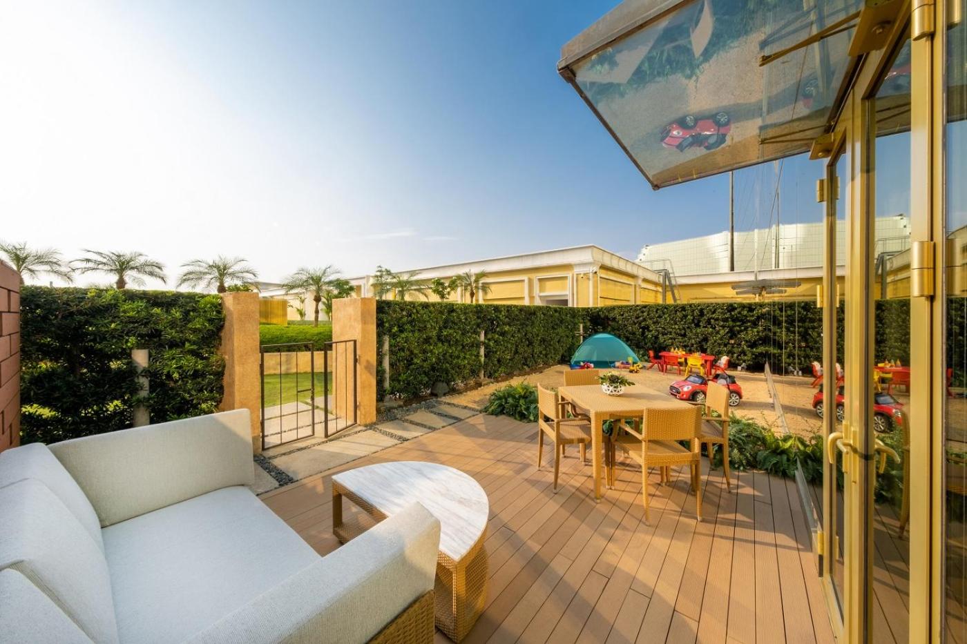 Garden Suite with Executive Lounge Access