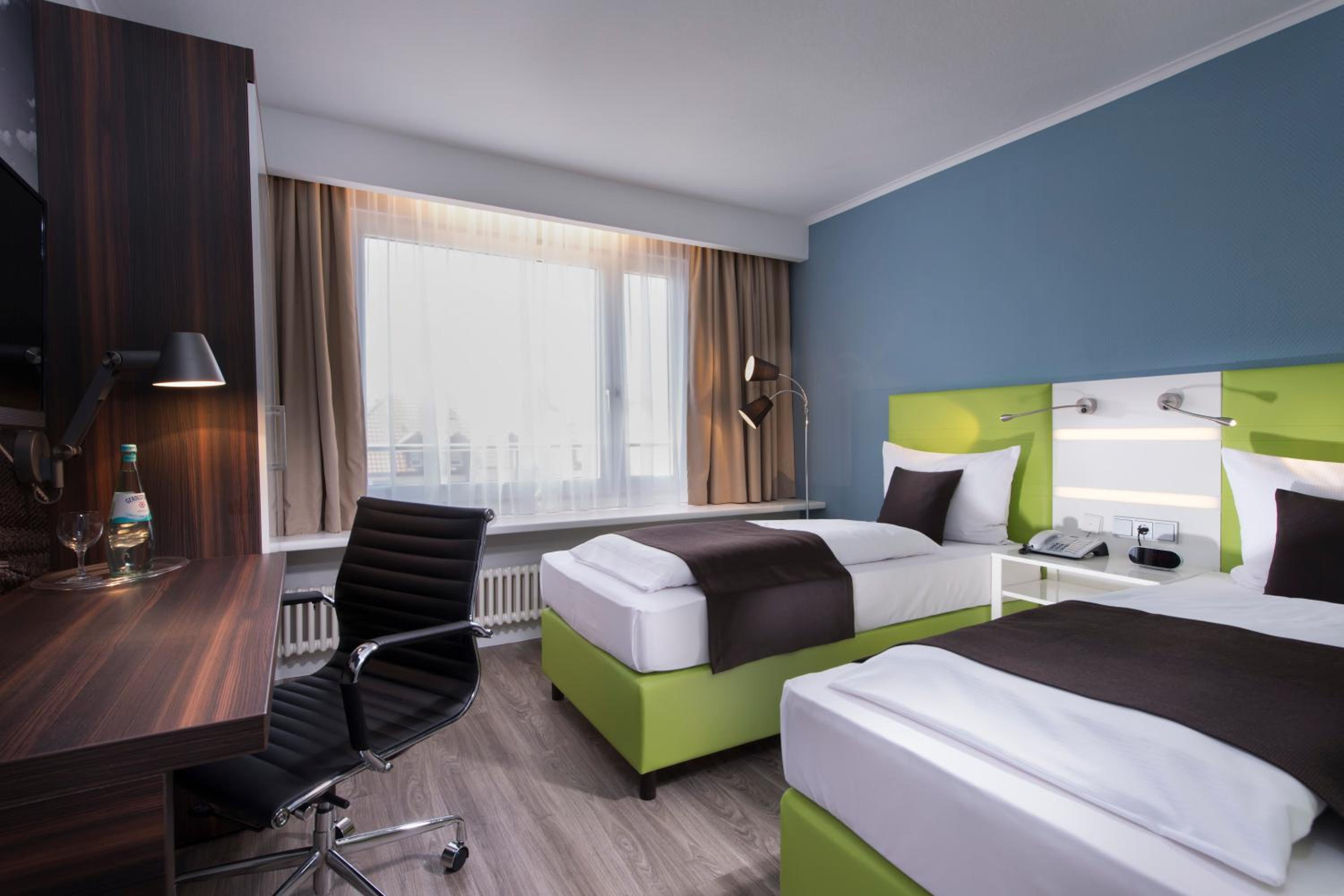 Standard Twin Room - Photo 6