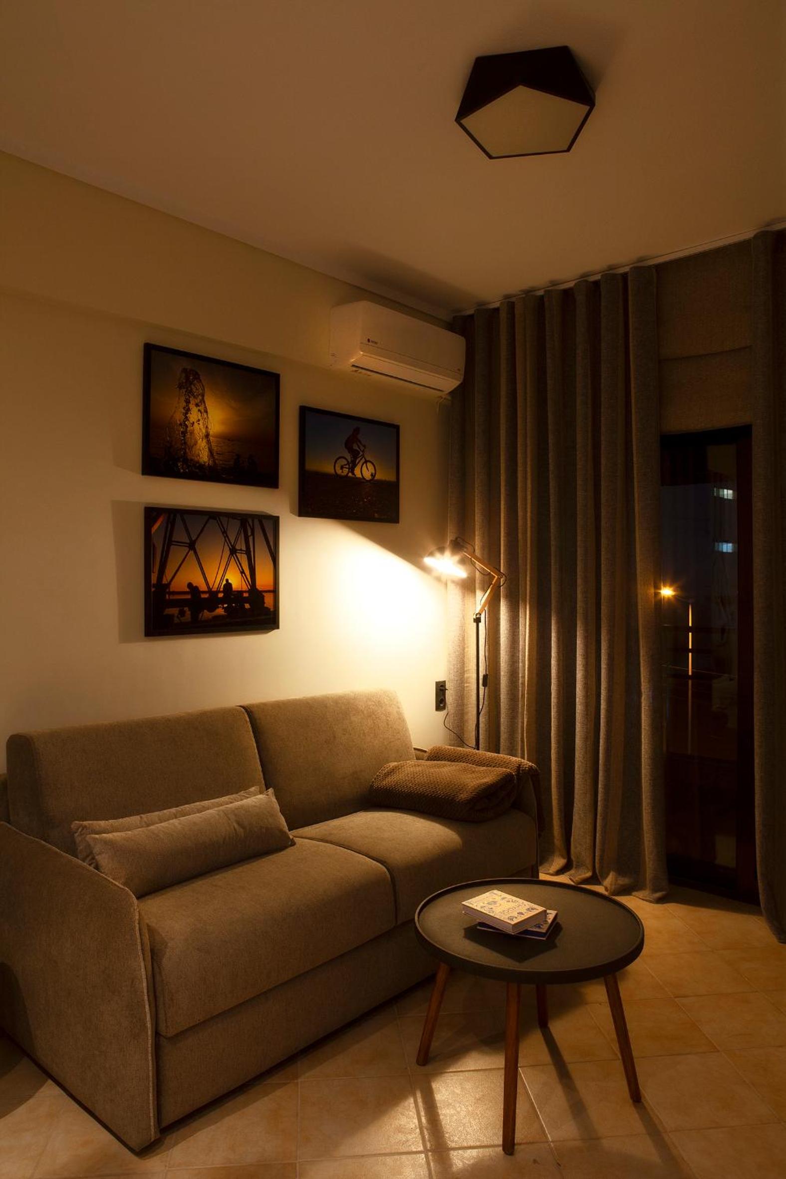 One-Bedroom Apartment - Photo 9